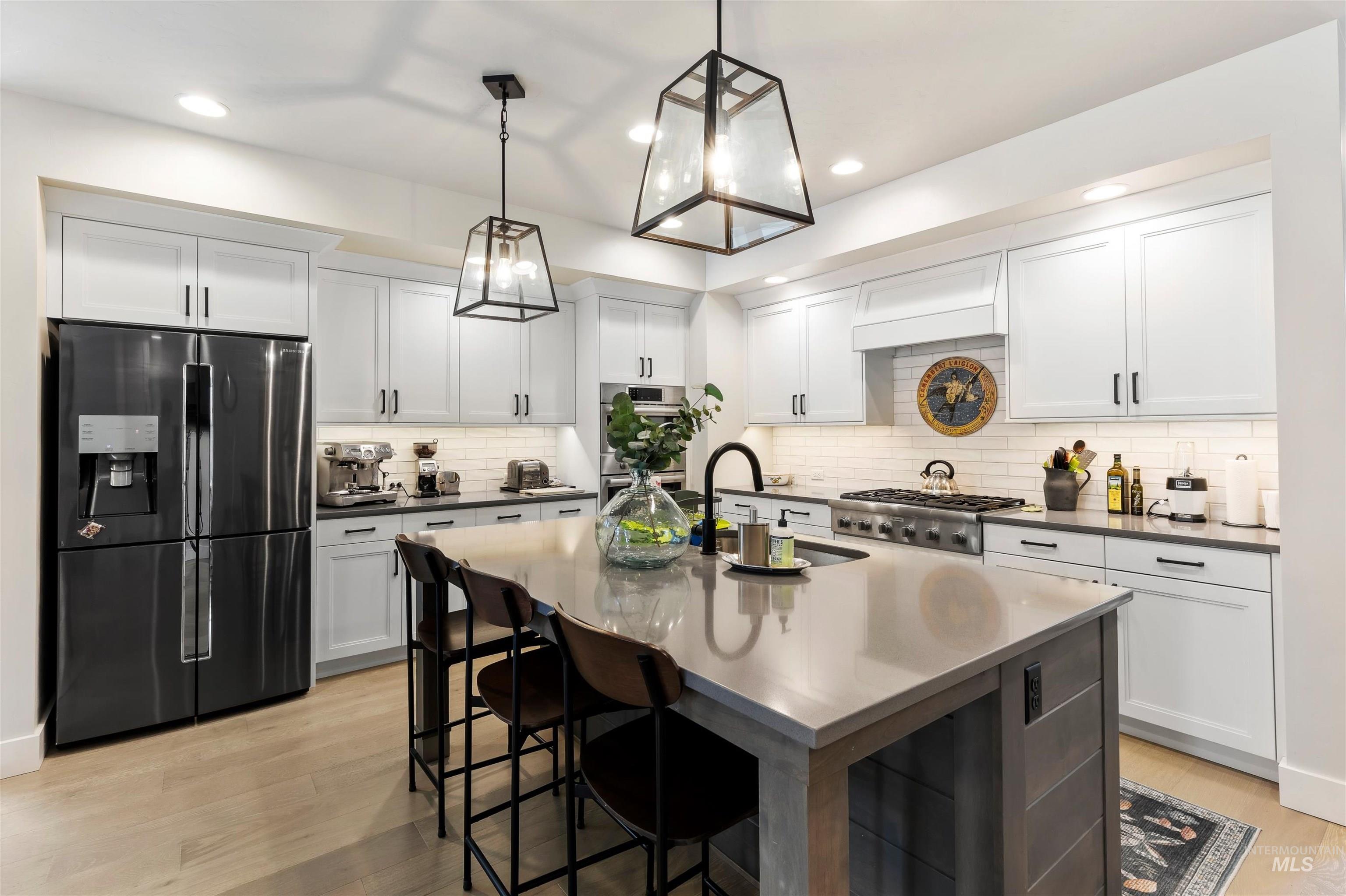 3211 S Brookridge Way, Boise, Idaho 83714, 3 Bedrooms, 2.5 Bathrooms, Residential For Sale, Price $689,900,MLS 98984028