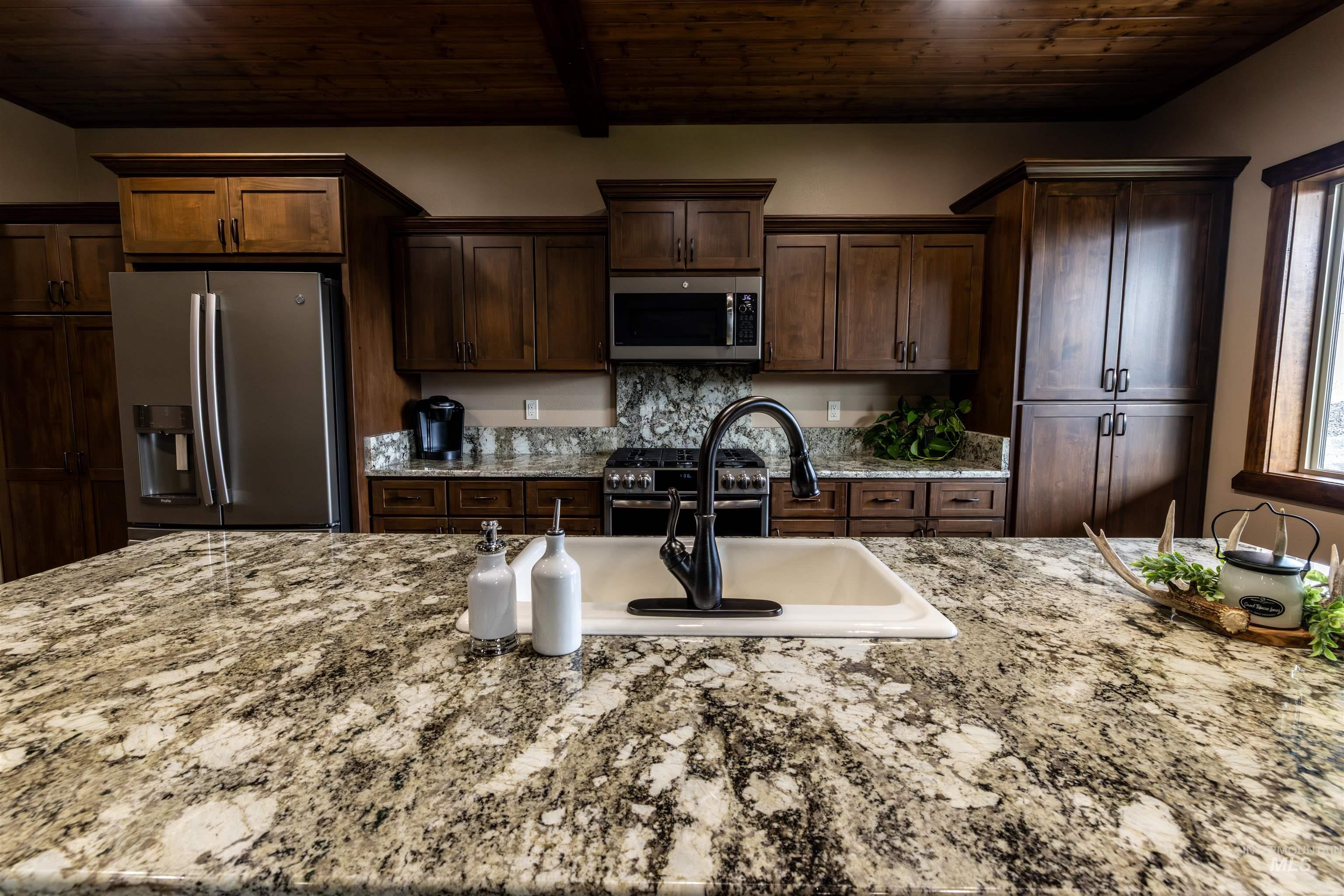 1702 Pioneer Dr, Lewiston, Idaho 83501, 3 Bedrooms, 2 Bathrooms, Residential For Sale, Price $635,000,MLS 98984029