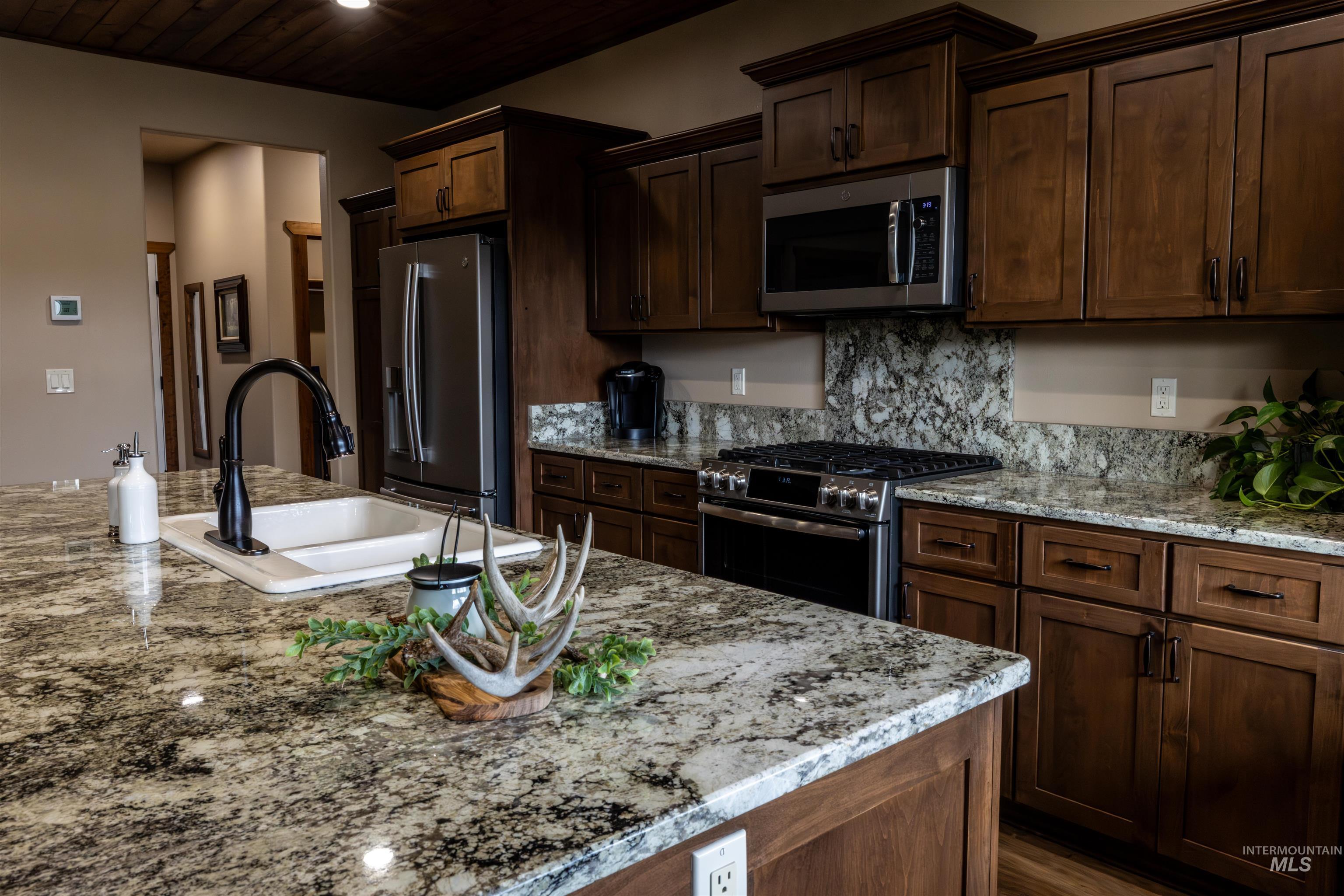 1702 Pioneer Dr, Lewiston, Idaho 83501, 3 Bedrooms, 2 Bathrooms, Residential For Sale, Price $635,000,MLS 98984029