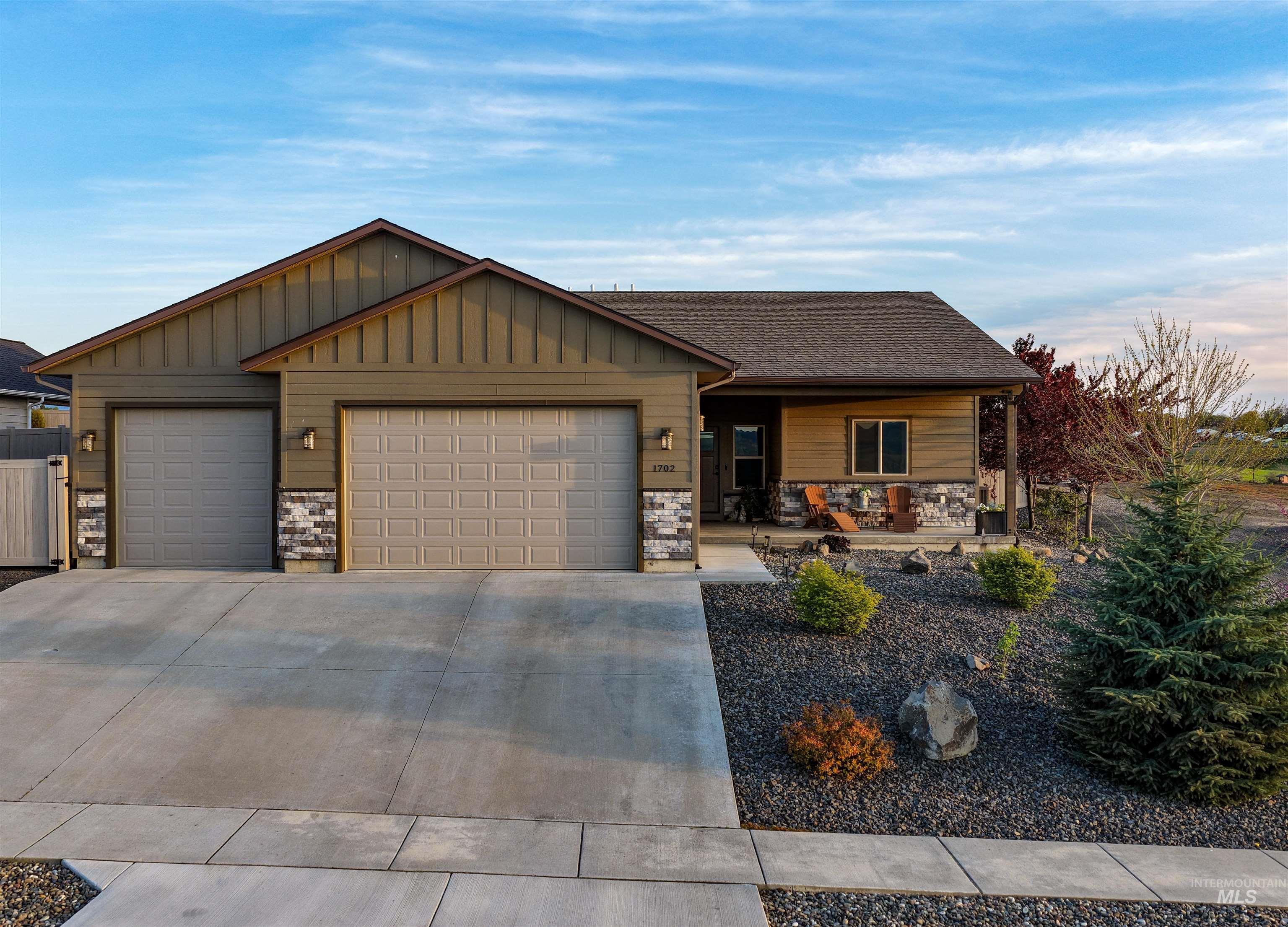 1702 Pioneer Dr, Lewiston, Idaho 83501, 3 Bedrooms, 2 Bathrooms, Residential For Sale, Price $635,000,MLS 98984029