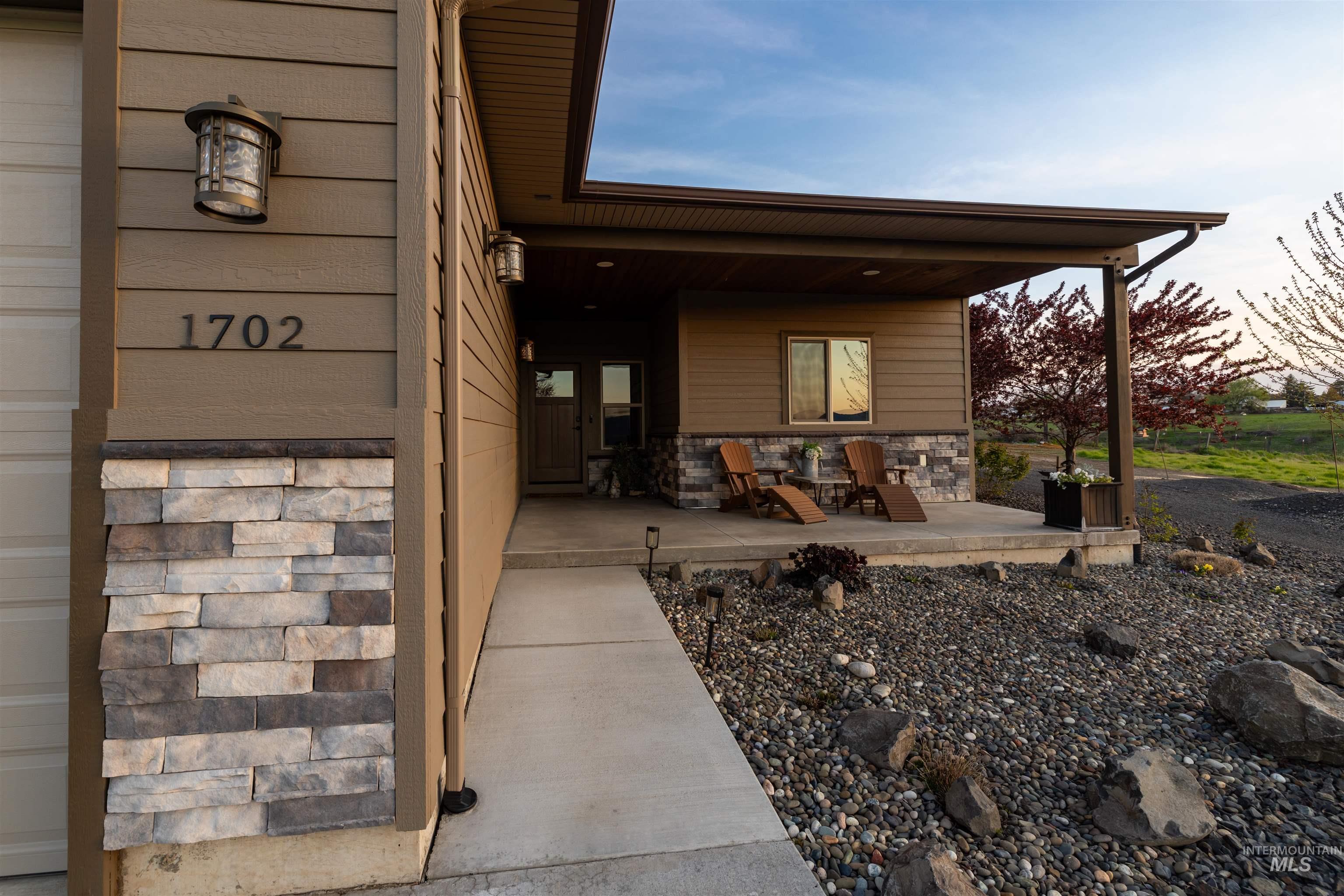 1702 Pioneer Dr, Lewiston, Idaho 83501, 3 Bedrooms, 2 Bathrooms, Residential For Sale, Price $635,000,MLS 98984029