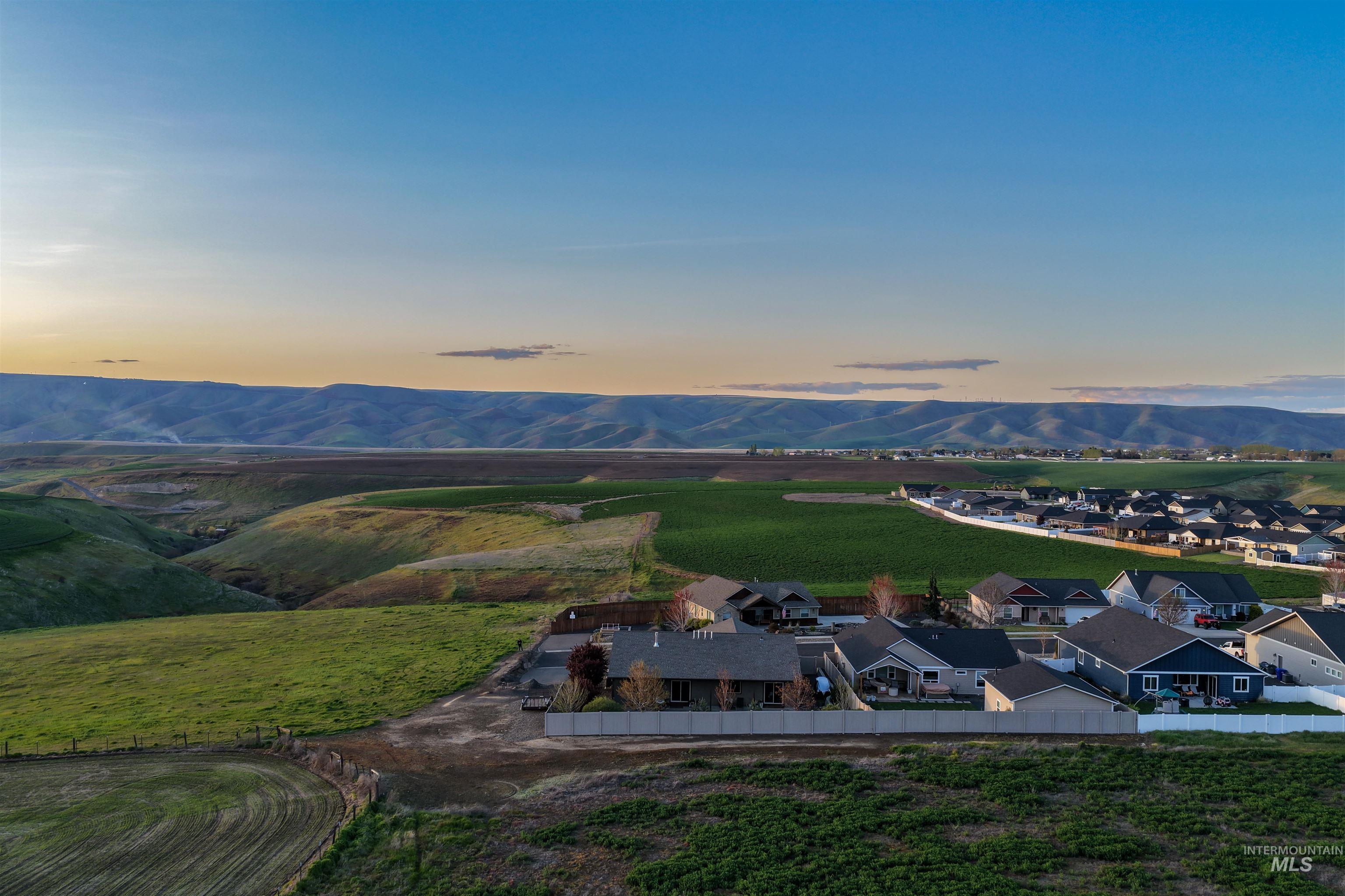 1702 Pioneer Dr, Lewiston, Idaho 83501, 3 Bedrooms, 2 Bathrooms, Residential For Sale, Price $635,000,MLS 98984029