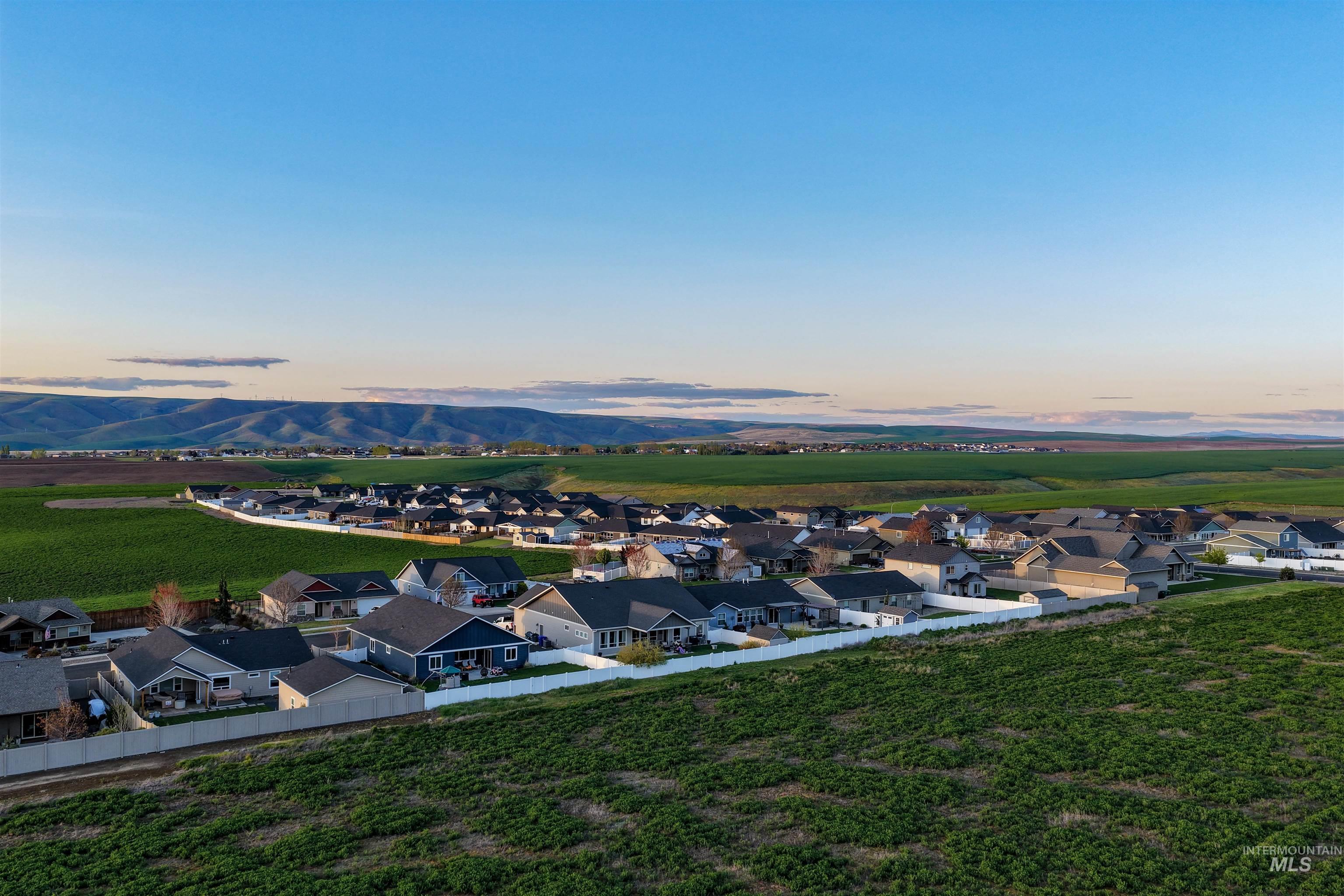 1702 Pioneer Dr, Lewiston, Idaho 83501, 3 Bedrooms, 2 Bathrooms, Residential For Sale, Price $635,000,MLS 98984029