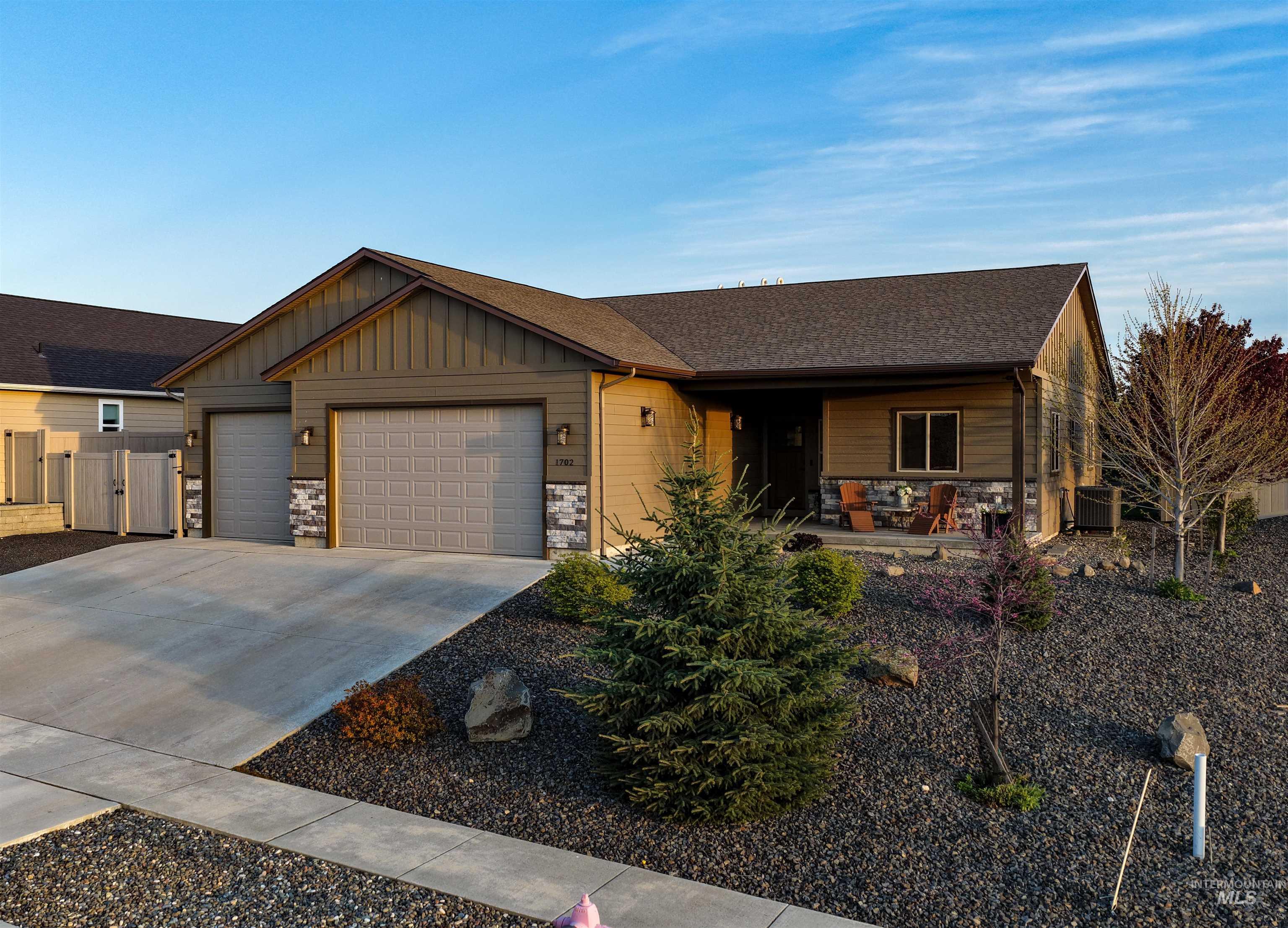 1702 Pioneer Dr, Lewiston, Idaho 83501, 3 Bedrooms, 2 Bathrooms, Residential For Sale, Price $635,000,MLS 98984029
