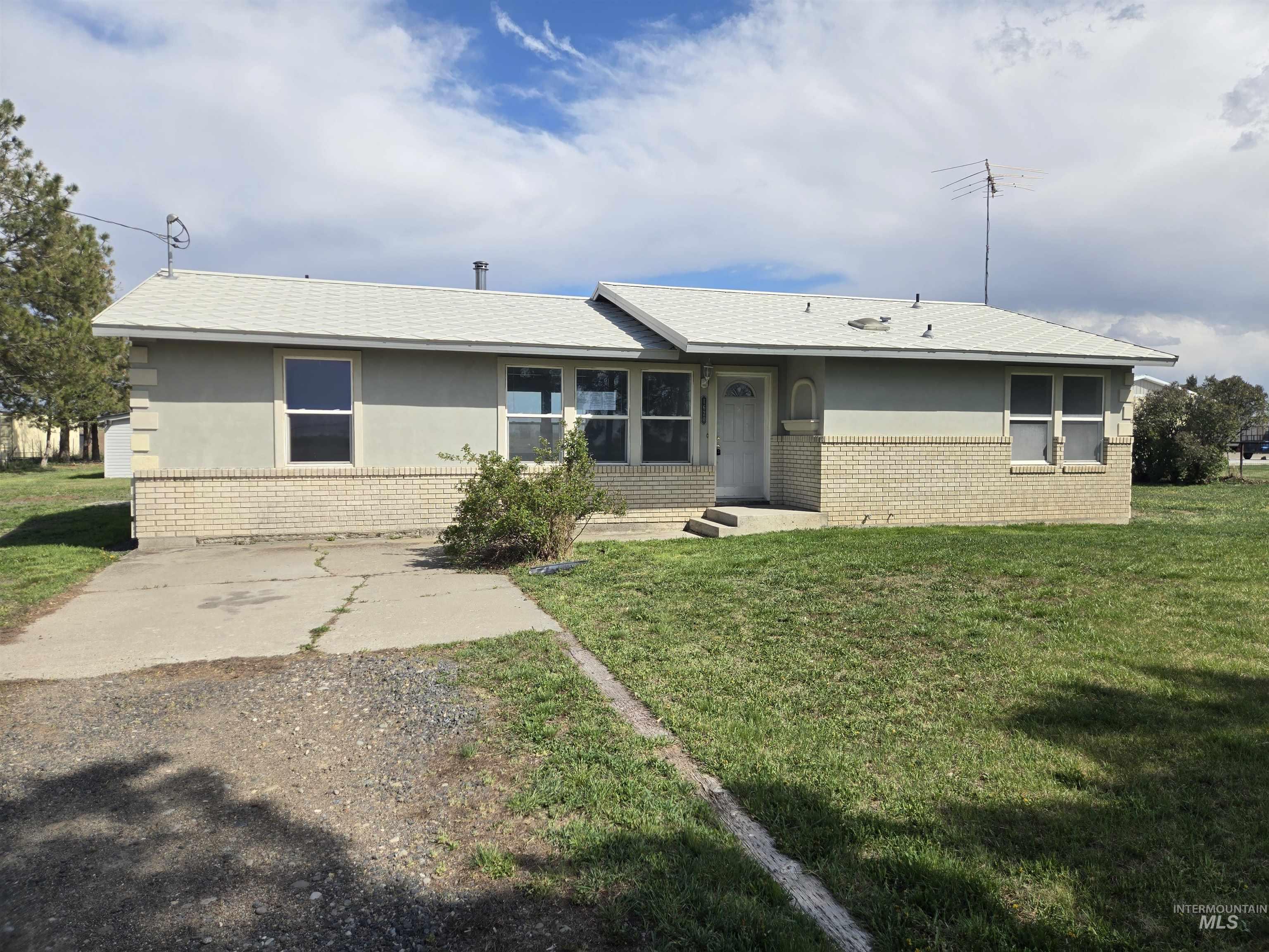 1620 State Highway 46, Gooding, Idaho 83330, 3 Bedrooms, 2.5 Bathrooms, Residential For Sale, Price $310,000, 98984040