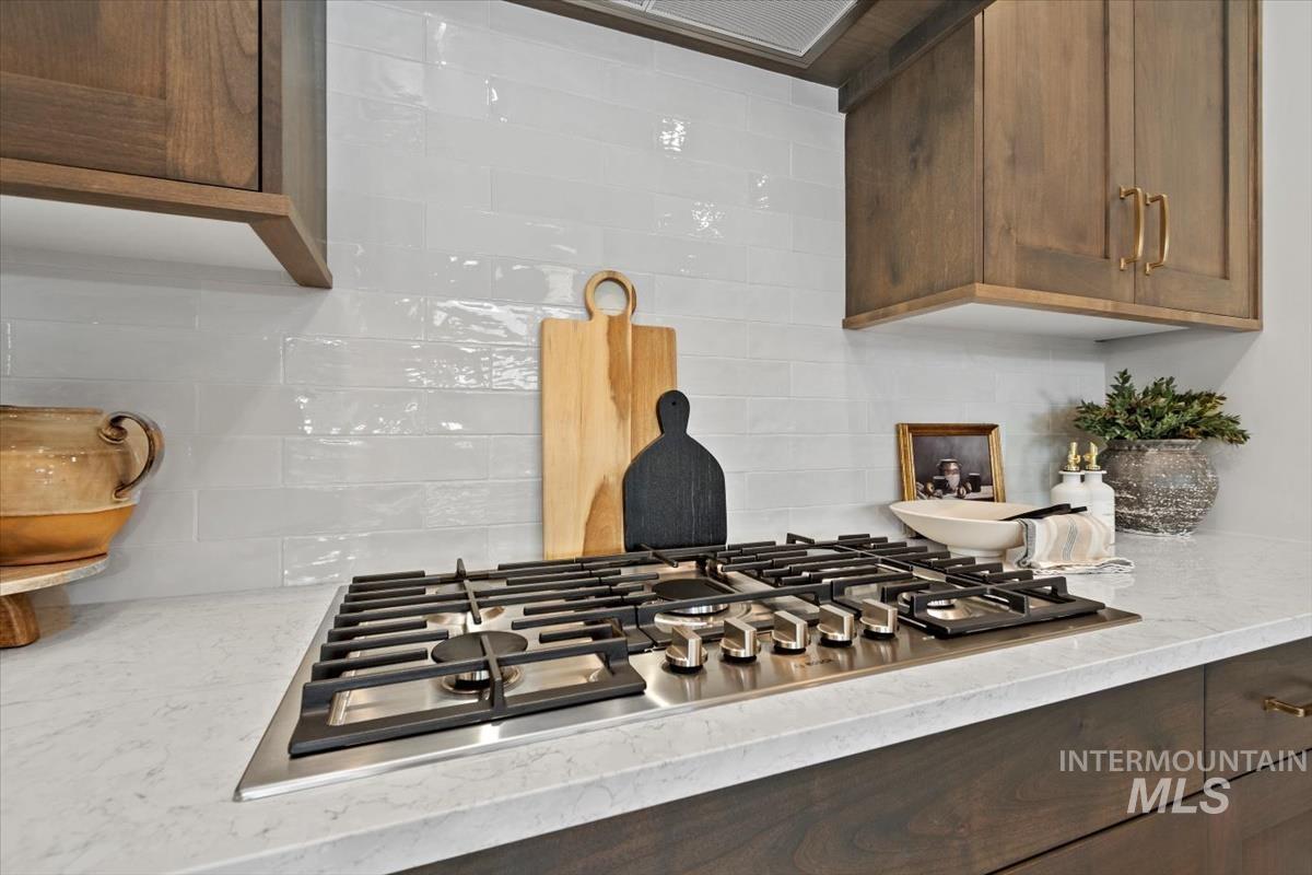 6422 N Barholm Ln, Eagle, Idaho 83616, 3 Bedrooms, 2 Bathrooms, Residential For Sale, Price $599,880,MLS 98984041