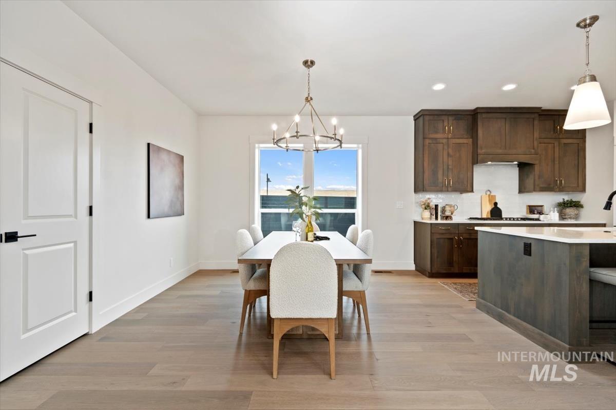 6422 N Barholm Ln, Eagle, Idaho 83616, 3 Bedrooms, 2 Bathrooms, Residential For Sale, Price $599,880,MLS 98984041