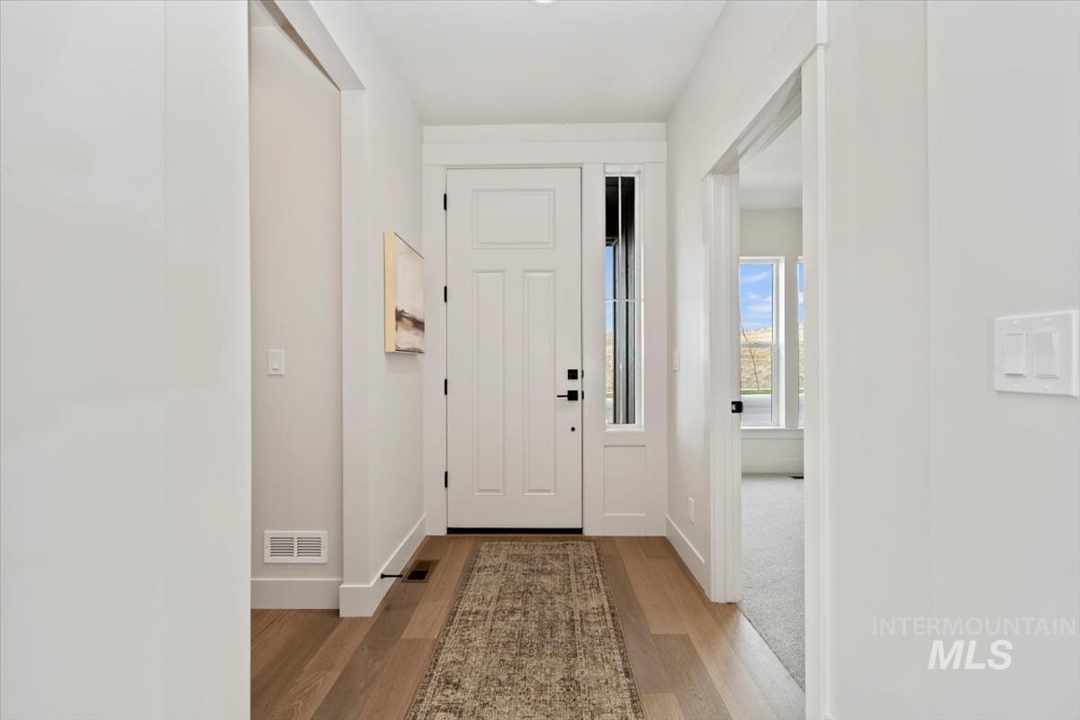 6422 N Barholm Ln, Eagle, Idaho 83616, 3 Bedrooms, 2 Bathrooms, Residential For Sale, Price $599,880,MLS 98984041