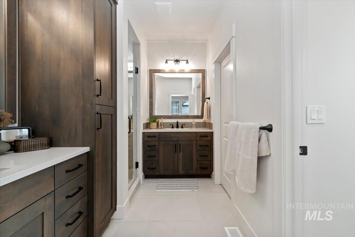 6422 N Barholm Ln, Eagle, Idaho 83616, 3 Bedrooms, 2 Bathrooms, Residential For Sale, Price $599,880,MLS 98984041