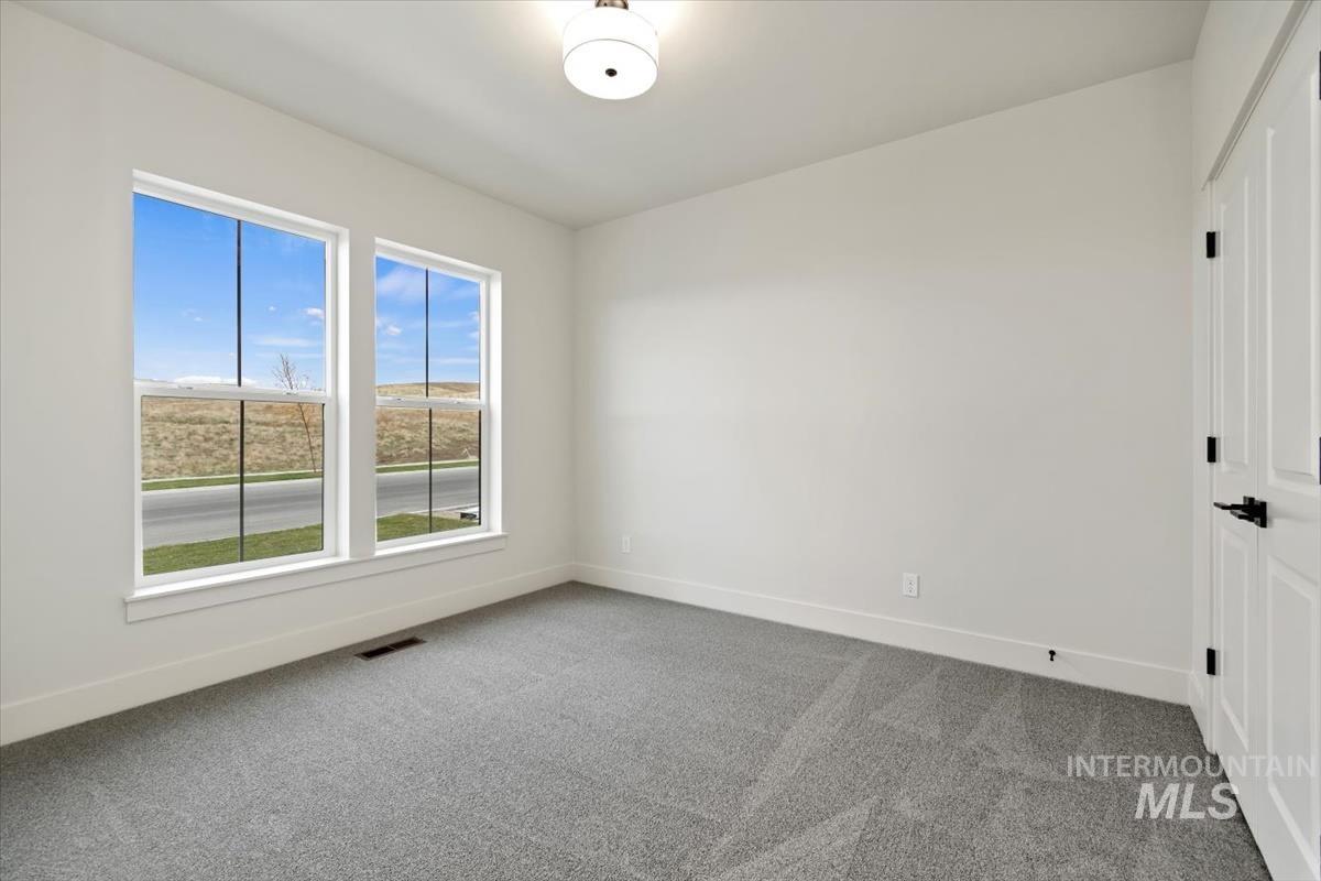 6422 N Barholm Ln, Eagle, Idaho 83616, 3 Bedrooms, 2 Bathrooms, Residential For Sale, Price $599,880,MLS 98984041