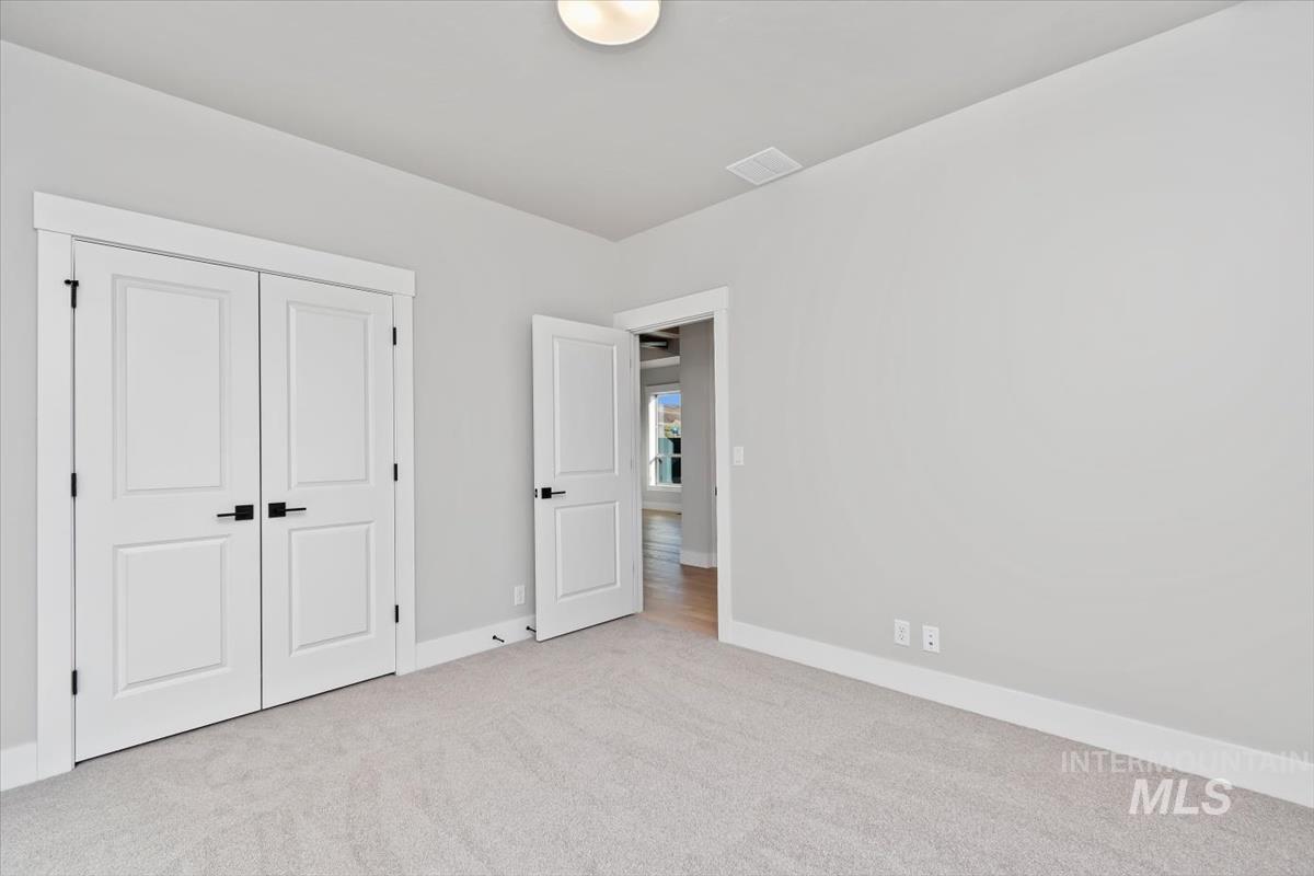 6422 N Barholm Ln, Eagle, Idaho 83616, 3 Bedrooms, 2 Bathrooms, Residential For Sale, Price $595,880, 98984041