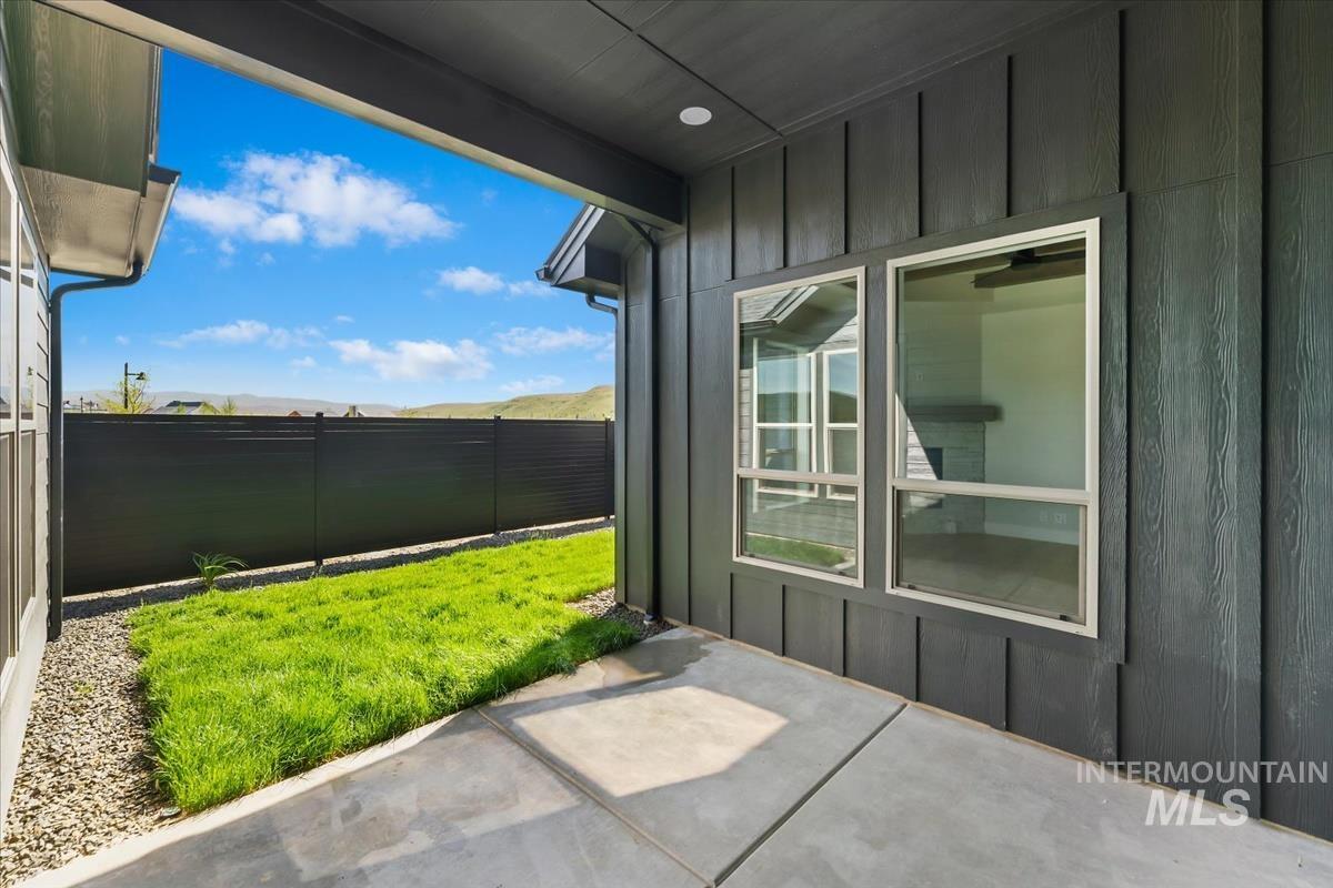 6422 N Barholm Ln, Eagle, Idaho 83616, 3 Bedrooms, 2 Bathrooms, Residential For Sale, Price $595,880, 98984041