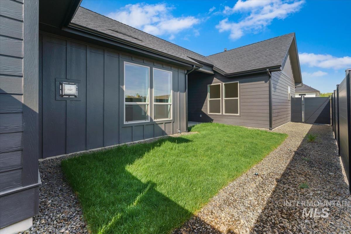 6422 N Barholm Ln, Eagle, Idaho 83616, 3 Bedrooms, 2 Bathrooms, Residential For Sale, Price $569,880,MLS 98984041