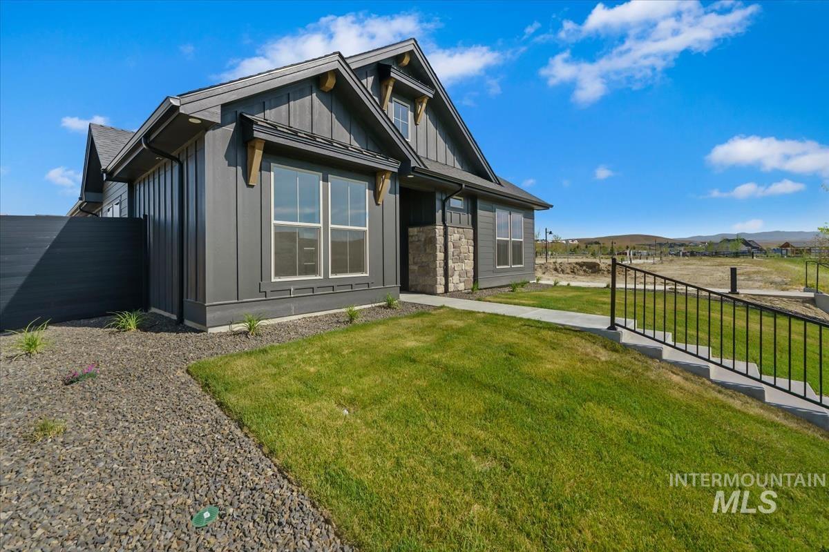 6422 N Barholm Ln, Eagle, Idaho 83616, 3 Bedrooms, 2 Bathrooms, Residential For Sale, Price $569,880,MLS 98984041