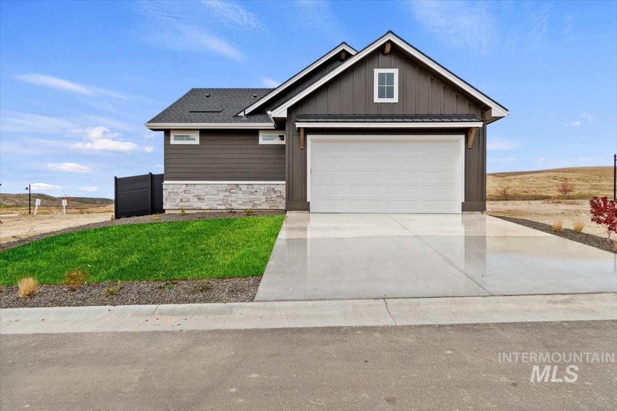 6422 N Barholm Ln, Eagle, Idaho 83616, 3 Bedrooms, 2 Bathrooms, Residential For Sale, Price $599,880,MLS 98984041