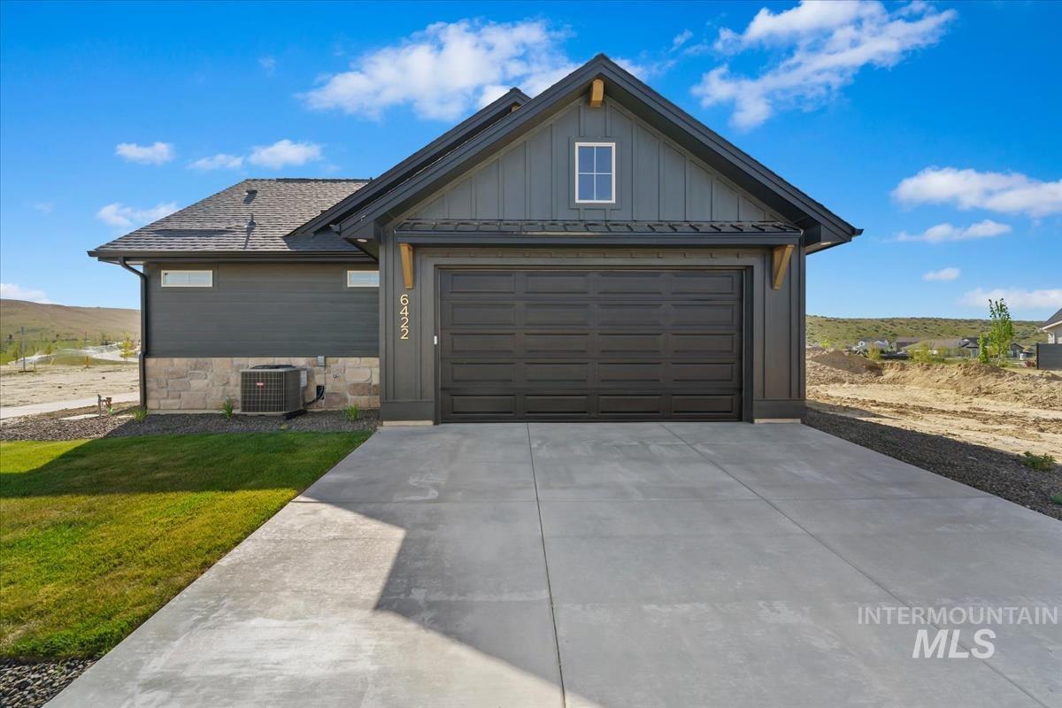 6422 N Barholm Ln, Eagle, Idaho 83616, 3 Bedrooms, 2 Bathrooms, Residential For Sale, Price $569,880,MLS 98984041
