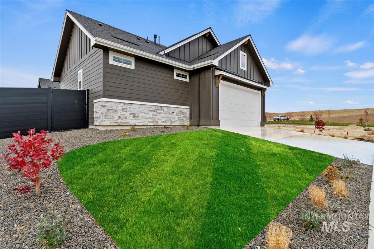 6422 N Barholm Ln, Eagle, Idaho 83616, 3 Bedrooms, 2 Bathrooms, Residential For Sale, Price $599,880,MLS 98984041