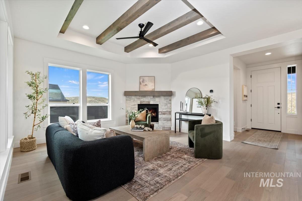 6422 N Barholm Ln, Eagle, Idaho 83616, 3 Bedrooms, 2 Bathrooms, Residential For Sale, Price $599,880,MLS 98984041