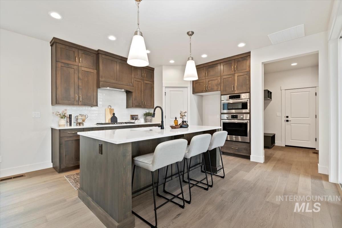 6422 N Barholm Ln, Eagle, Idaho 83616, 3 Bedrooms, 2 Bathrooms, Residential For Sale, Price $599,880,MLS 98984041