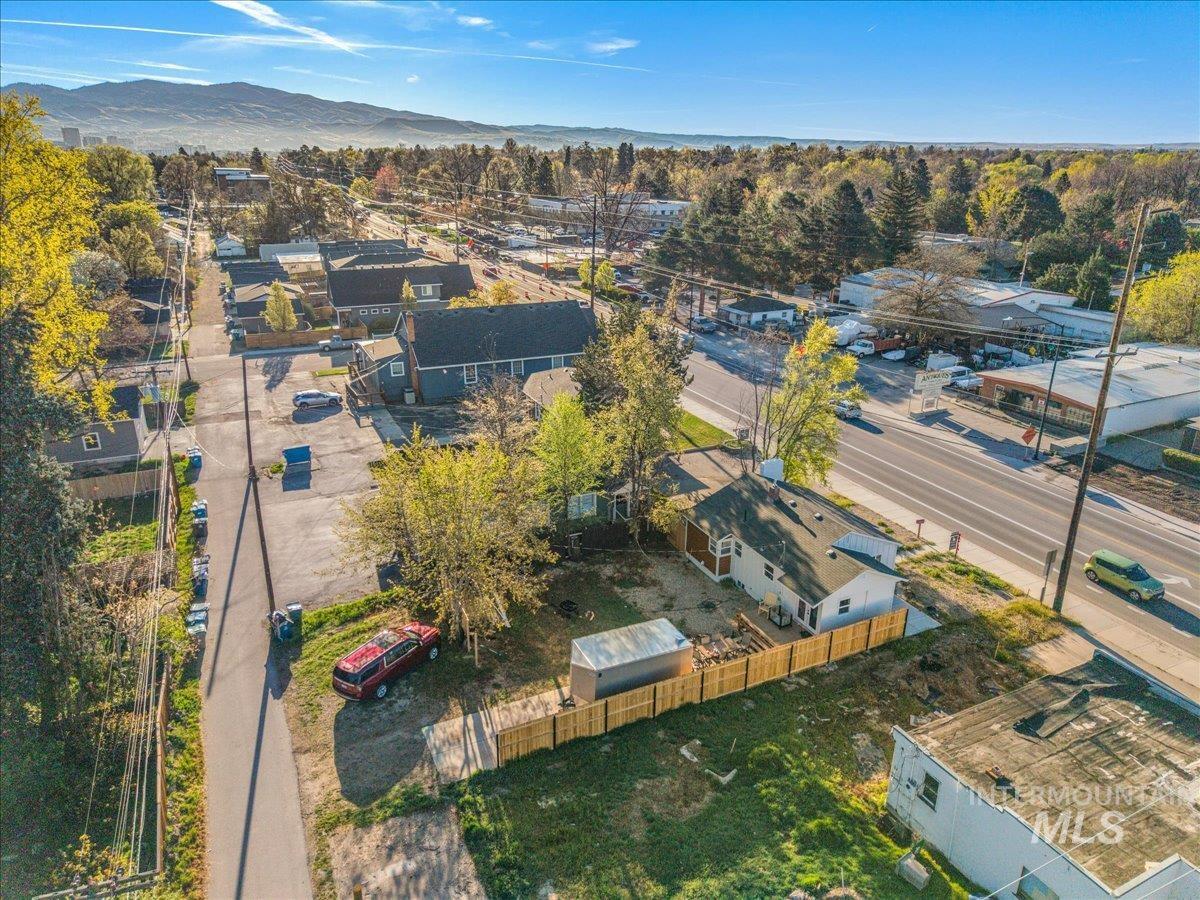 4518 W Emerald St., Boise, Idaho 83706, 3 Bedrooms, 2 Bathrooms, Residential For Sale, Price $725,000,MLS 98984042