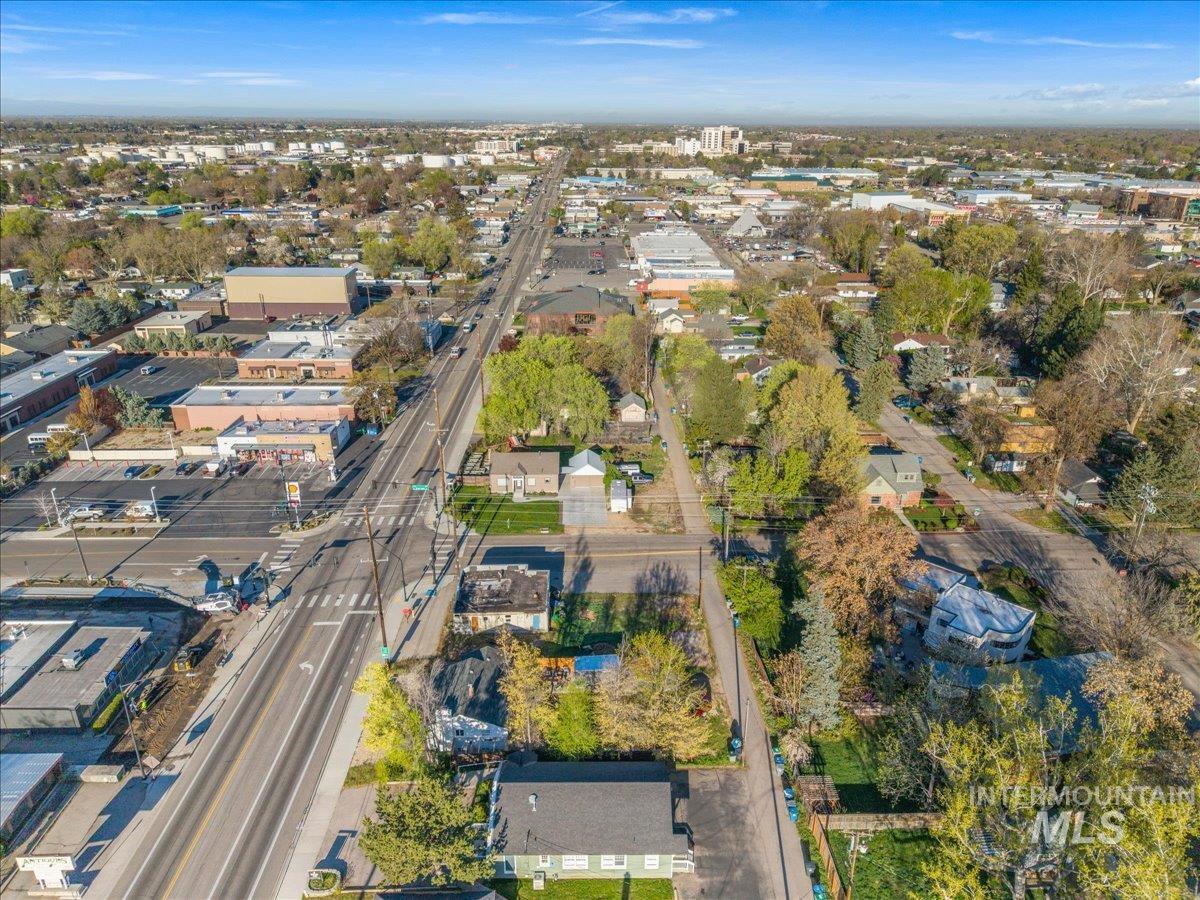 4518 W Emerald St., Boise, Idaho 83706, 3 Bedrooms, 2 Bathrooms, Residential For Sale, Price $725,000,MLS 98984042