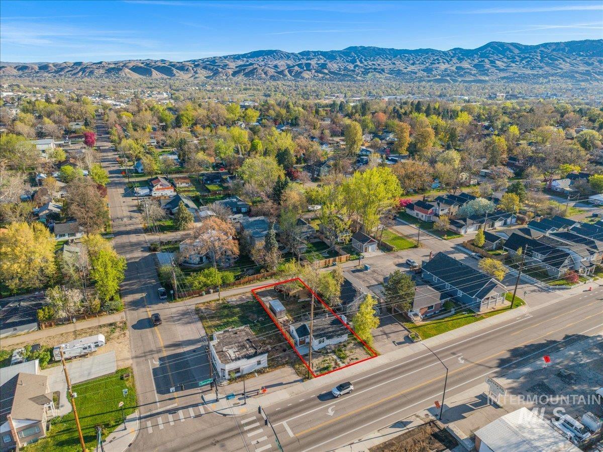 4518 W Emerald St., Boise, Idaho 83706, 3 Bedrooms, 2 Bathrooms, Residential For Sale, Price $725,000,MLS 98984042