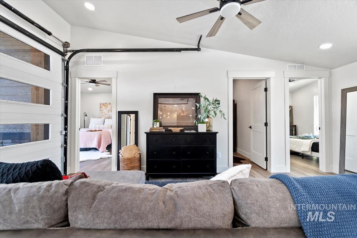 362 W London St, Middleton, Idaho 83644, 2 Bedrooms, 2 Bathrooms, Residential Income For Sale, Price $509,000,MLS 98984043