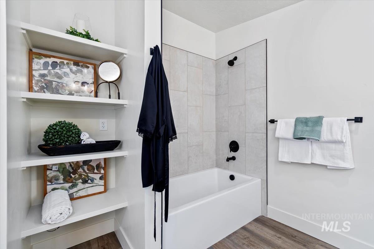 362 W London St, Middleton, Idaho 83644, 2 Bedrooms, 2 Bathrooms, Residential Income For Sale, Price $509,000,MLS 98984043