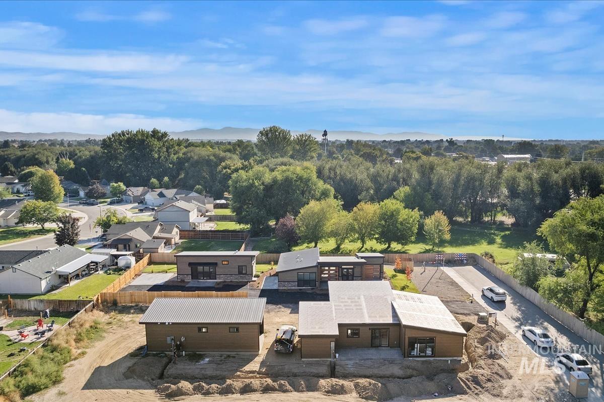 362 W London St, Middleton, Idaho 83644, 2 Bedrooms, 2 Bathrooms, Residential Income For Sale, Price $509,000,MLS 98984043