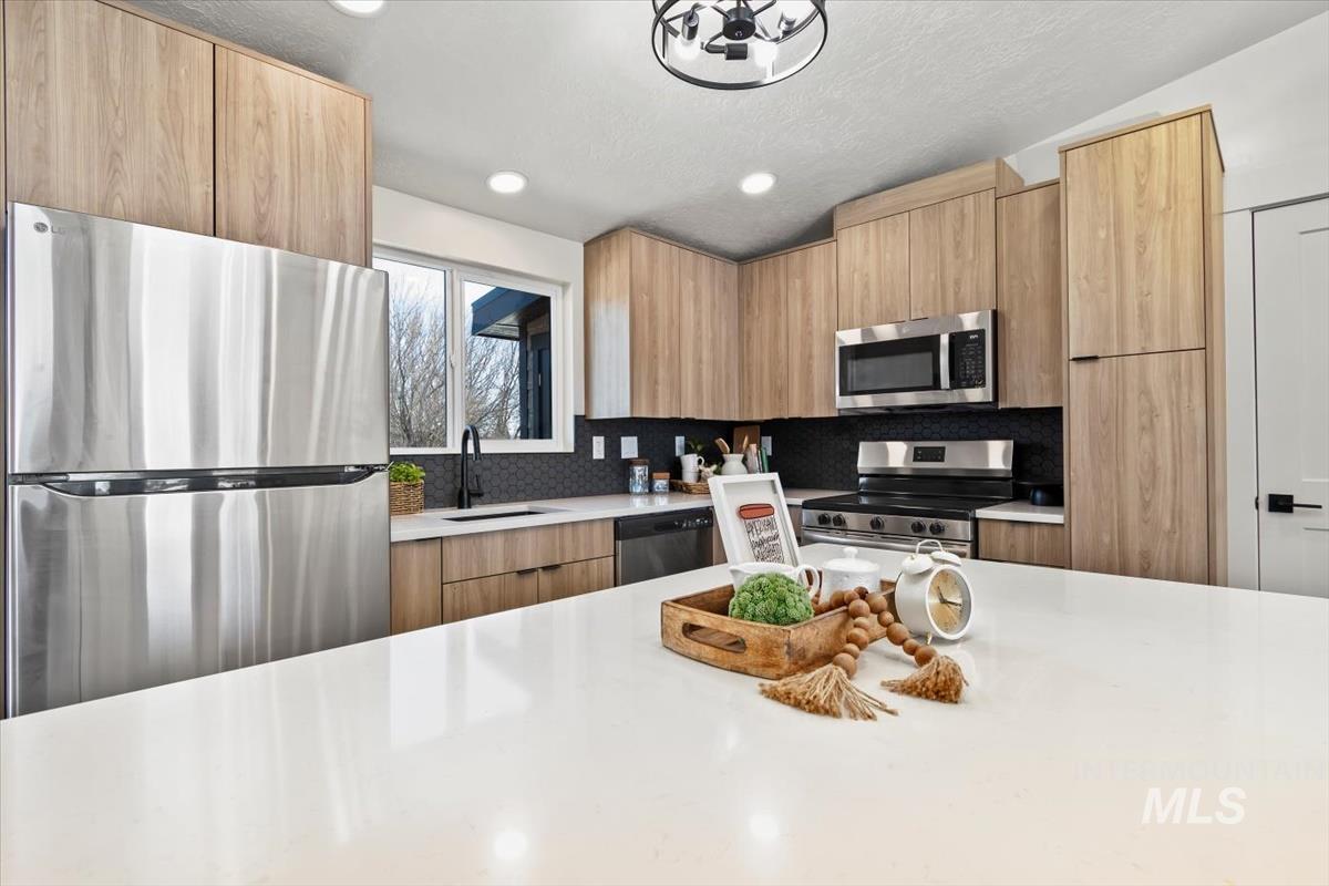 362 W London St, Middleton, Idaho 83644, 2 Bedrooms, 2 Bathrooms, Residential Income For Sale, Price $509,000,MLS 98984043