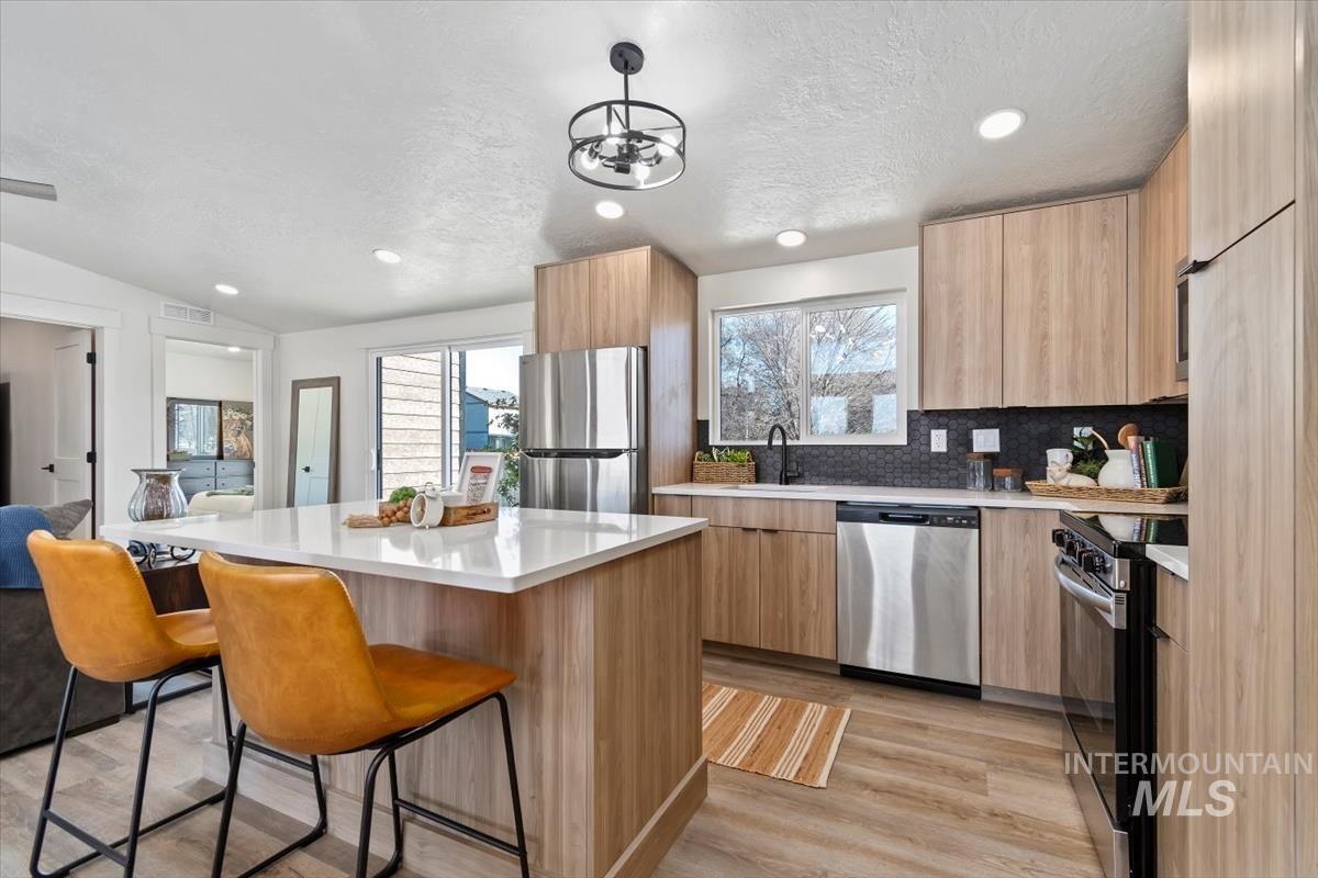 362 W London St, Middleton, Idaho 83644, 2 Bedrooms, 2 Bathrooms, Residential Income For Sale, Price $509,000,MLS 98984043