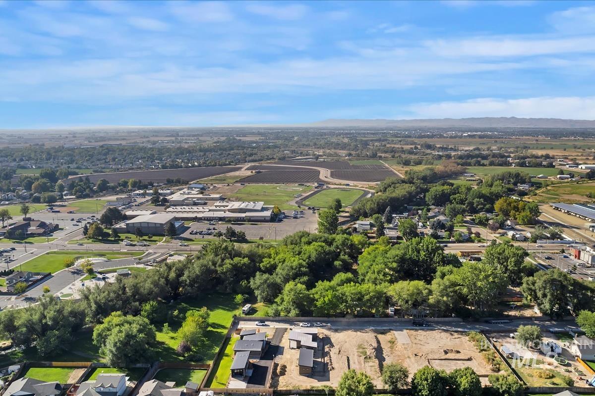 362 W London St, Middleton, Idaho 83644, 2 Bedrooms, 2 Bathrooms, Residential Income For Sale, Price $509,000,MLS 98984043