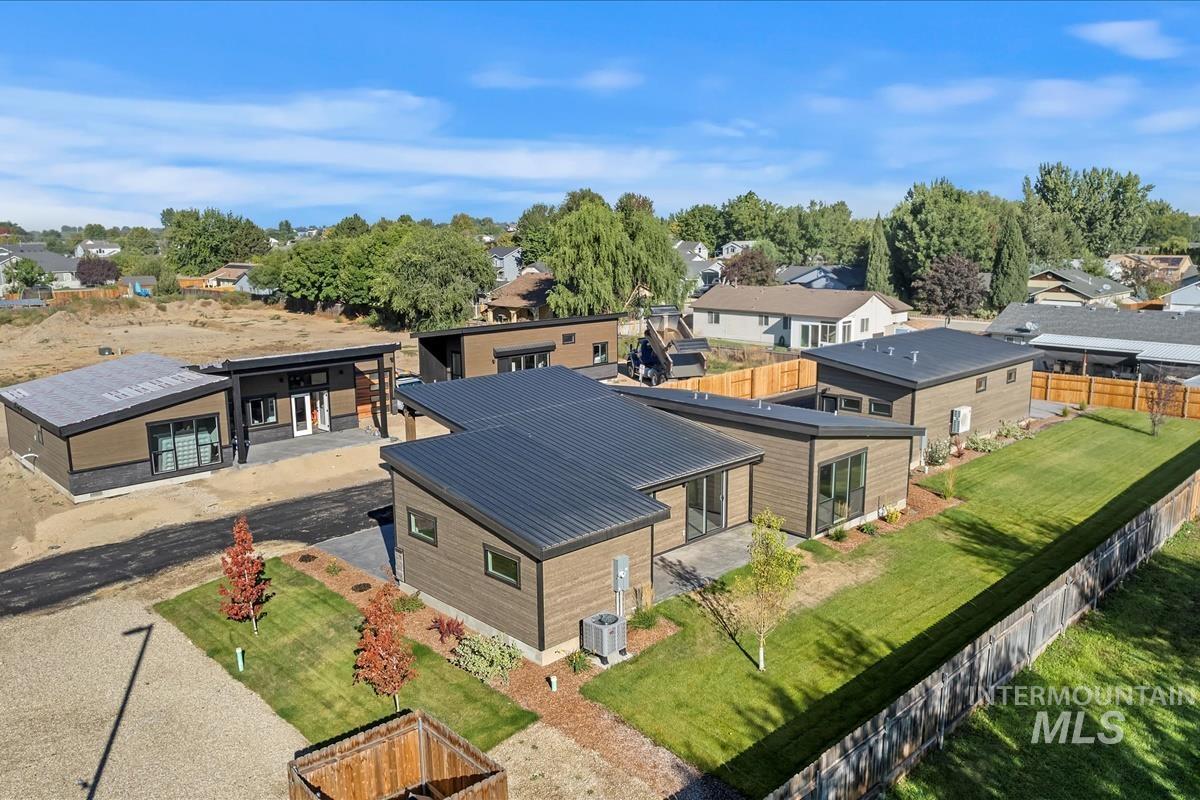 362 W London St, Middleton, Idaho 83644, 2 Bedrooms, 2 Bathrooms, Residential Income For Sale, Price $509,000,MLS 98984043