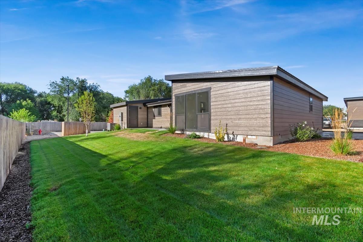 362 W London St, Middleton, Idaho 83644, 2 Bedrooms, 2 Bathrooms, Residential Income For Sale, Price $509,000,MLS 98984043