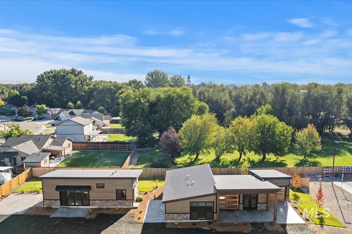 362 W London St, Middleton, Idaho 83644, 2 Bedrooms, 2 Bathrooms, Residential Income For Sale, Price $509,000,MLS 98984043