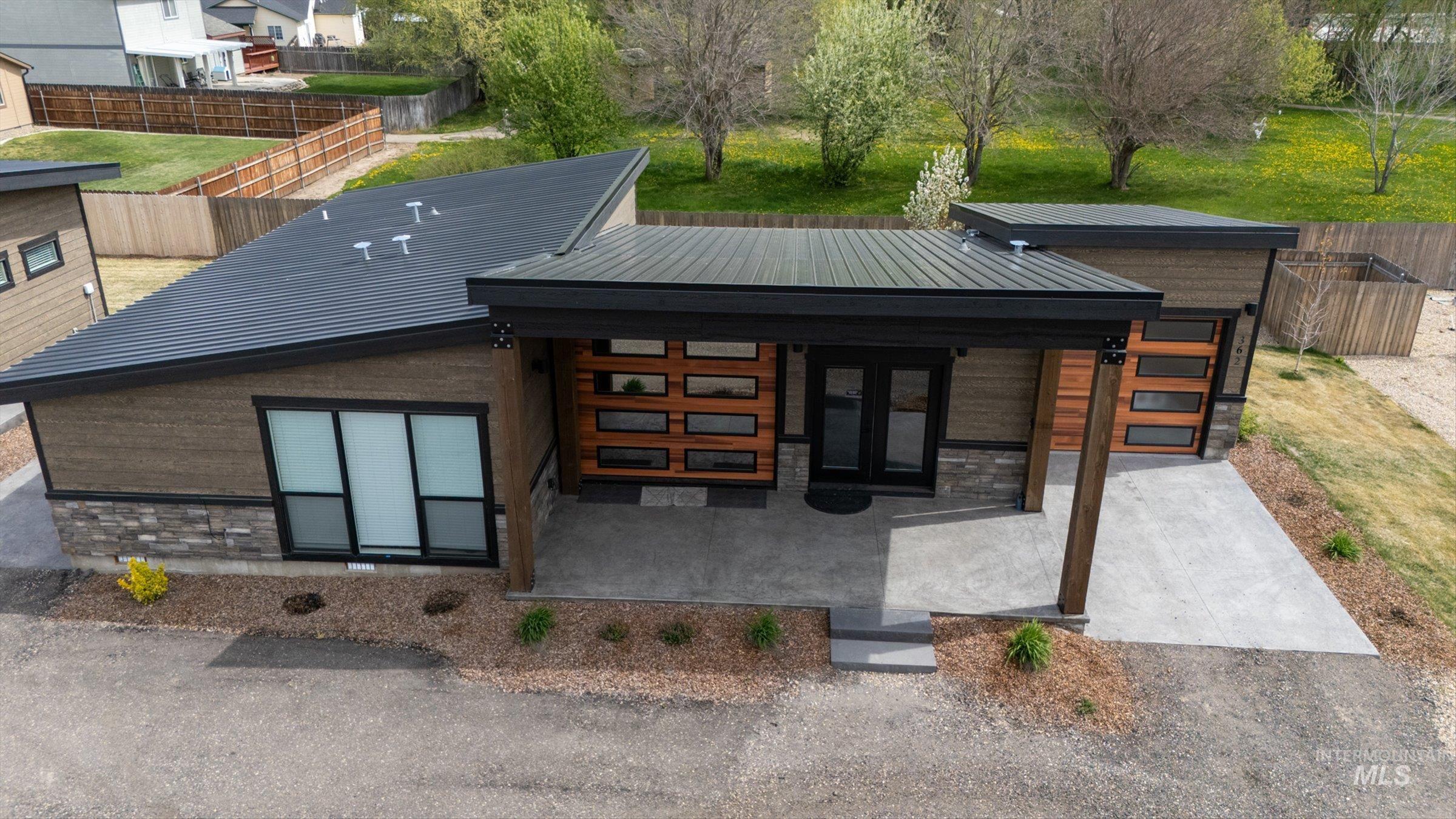 362 W London St, Middleton, Idaho 83644, 2 Bedrooms, 2 Bathrooms, Residential Income For Sale, Price $509,000,MLS 98984043