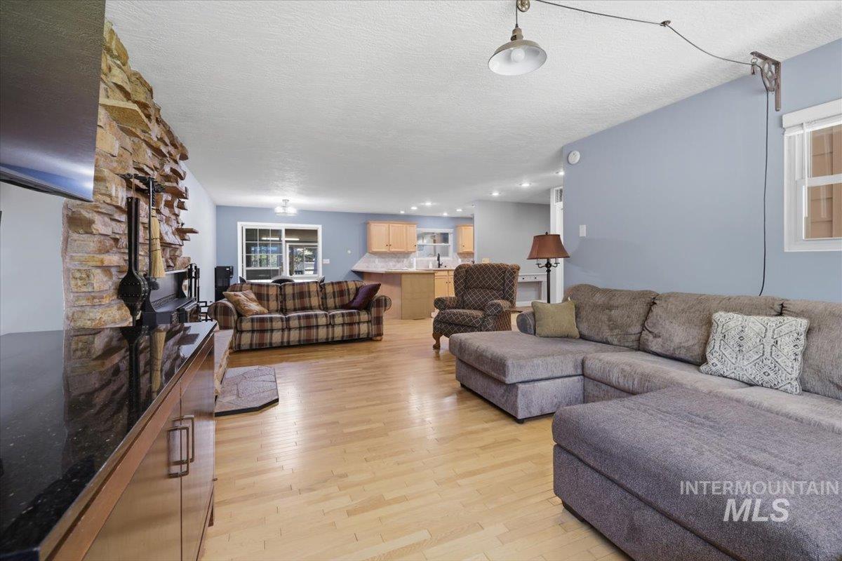 14046 Shannon Circle, Caldwell, Idaho 83607, 3 Bedrooms, 2 Bathrooms, Residential For Sale, Price $525,000,MLS 98984044