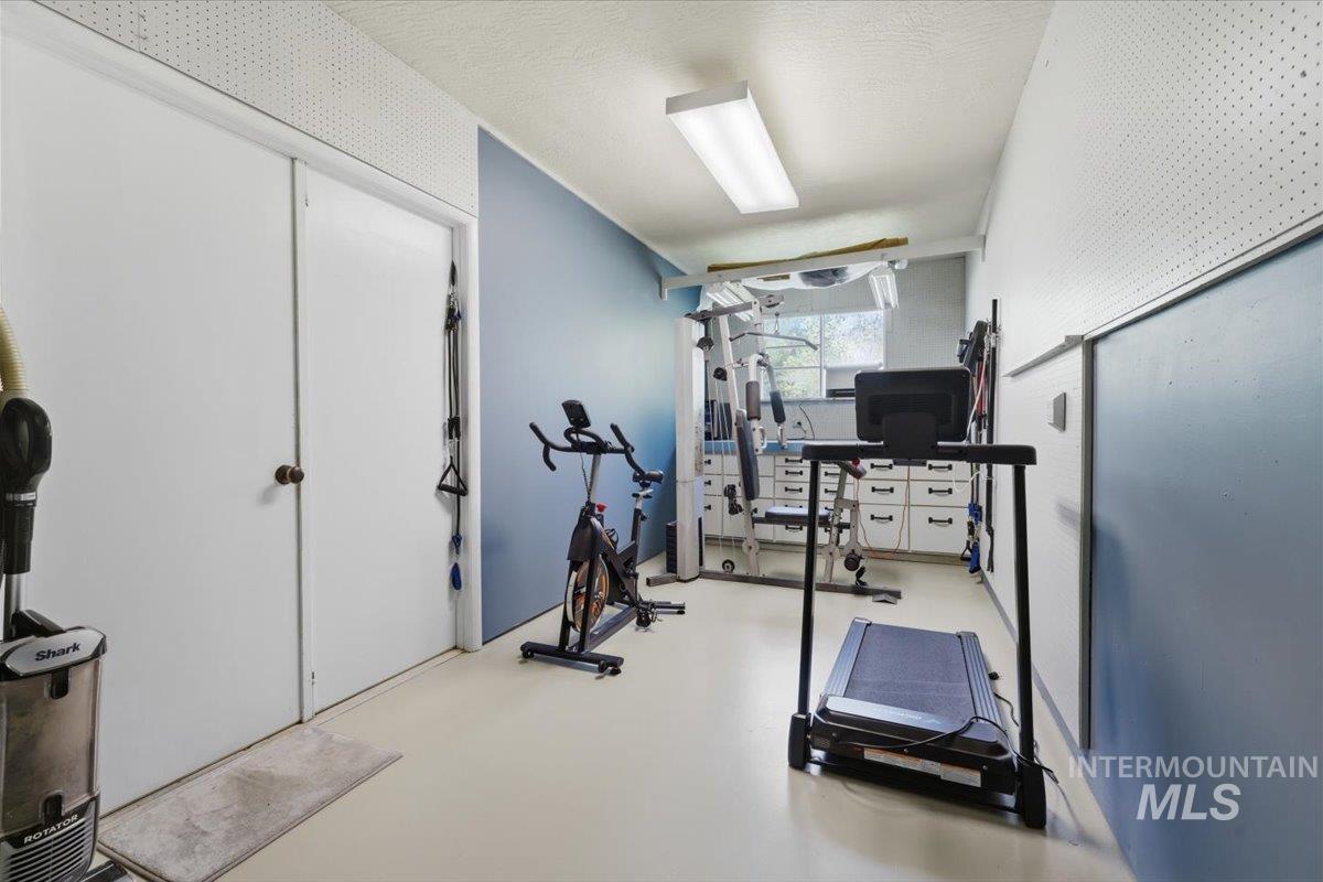 14046 Shannon Circle, Caldwell, Idaho 83607, 3 Bedrooms, 2 Bathrooms, Residential For Sale, Price $525,000,MLS 98984044