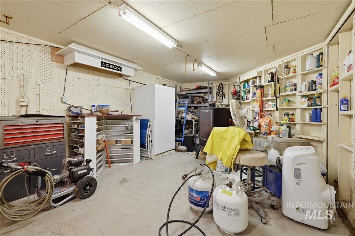 14046 Shannon Circle, Caldwell, Idaho 83607, 3 Bedrooms, 2 Bathrooms, Residential For Sale, Price $525,000,MLS 98984044