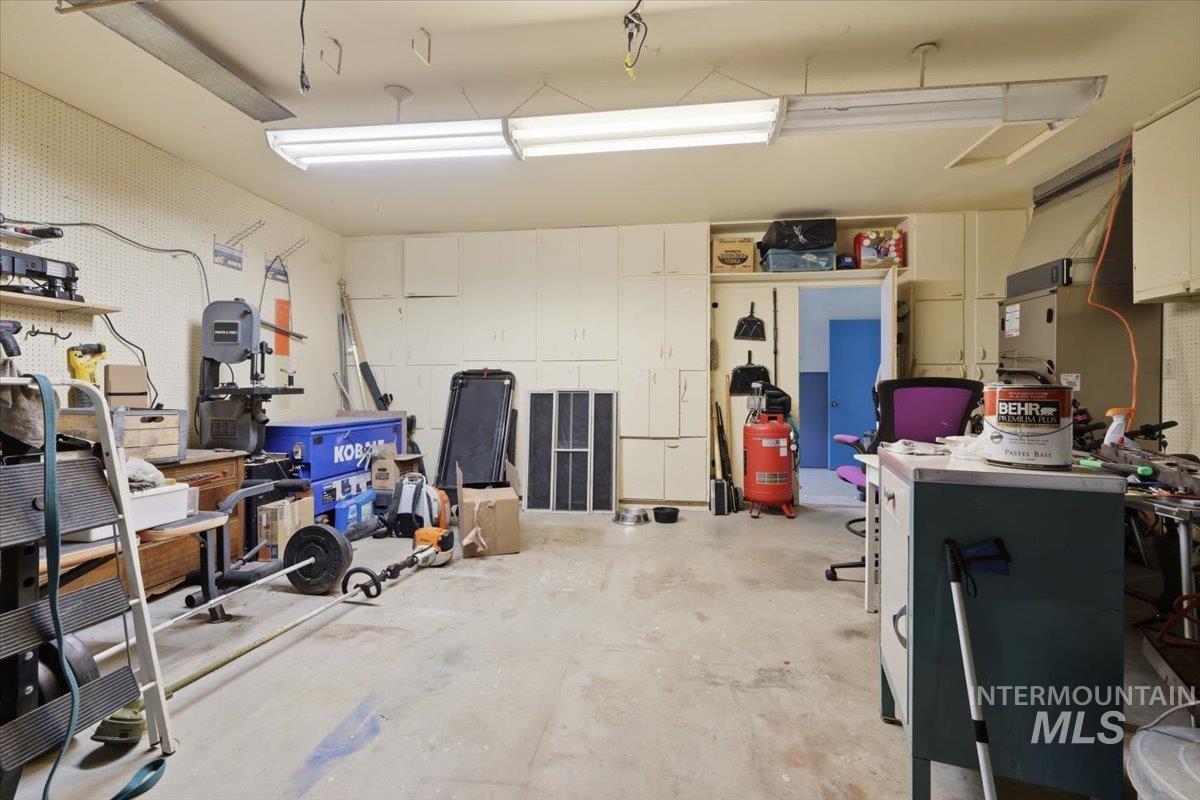 14046 Shannon Circle, Caldwell, Idaho 83607, 3 Bedrooms, 2 Bathrooms, Residential For Sale, Price $525,000,MLS 98984044