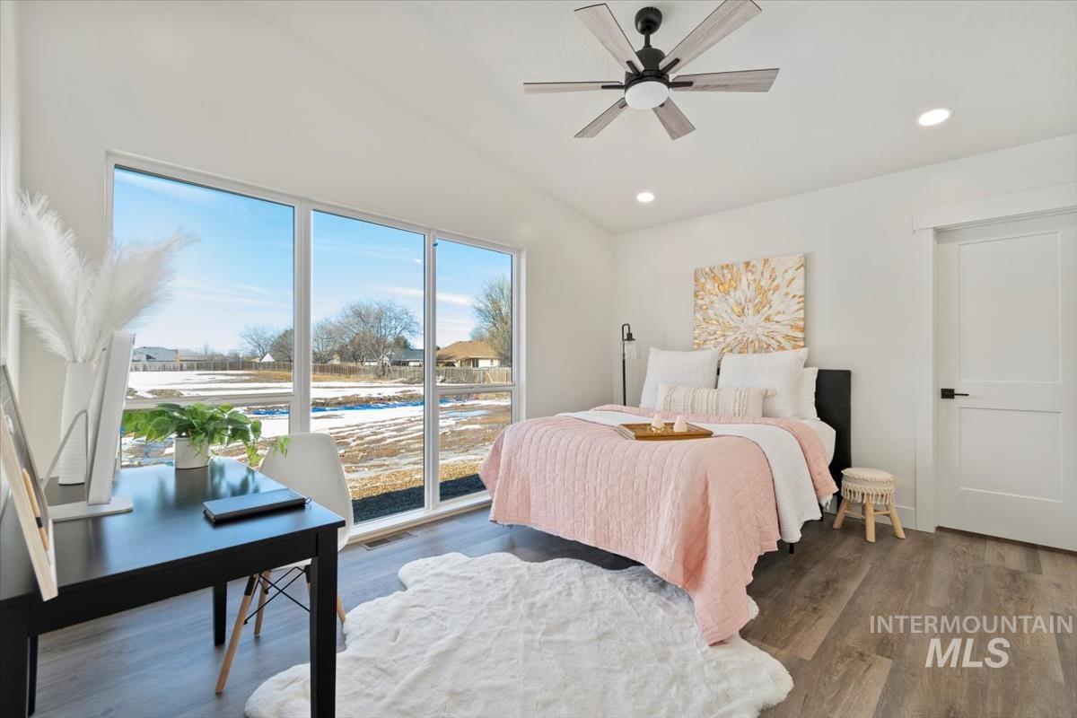 384 W London St, Middleton, Idaho 83644, 2 Bedrooms, 2 Bathrooms, Residential Income For Sale, Price $509,000,MLS 98984045