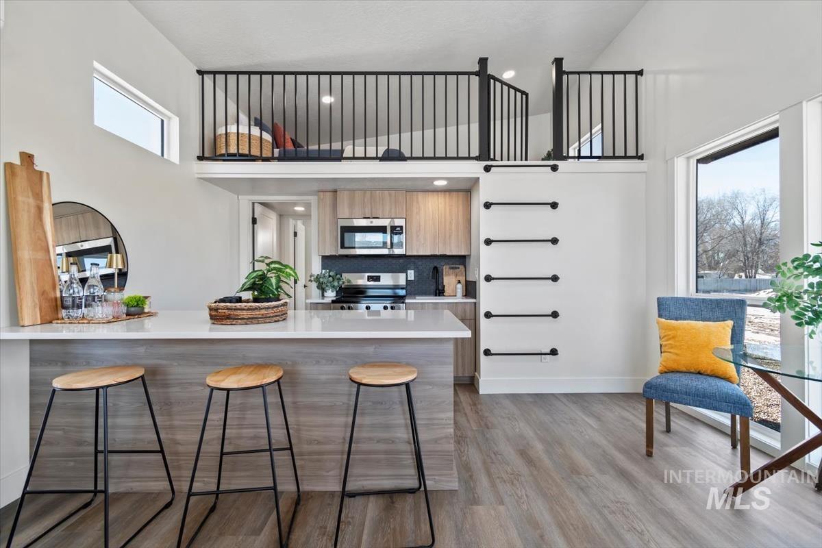 384 W London St, Middleton, Idaho 83644, 2 Bedrooms, 2 Bathrooms, Residential Income For Sale, Price $509,000,MLS 98984045