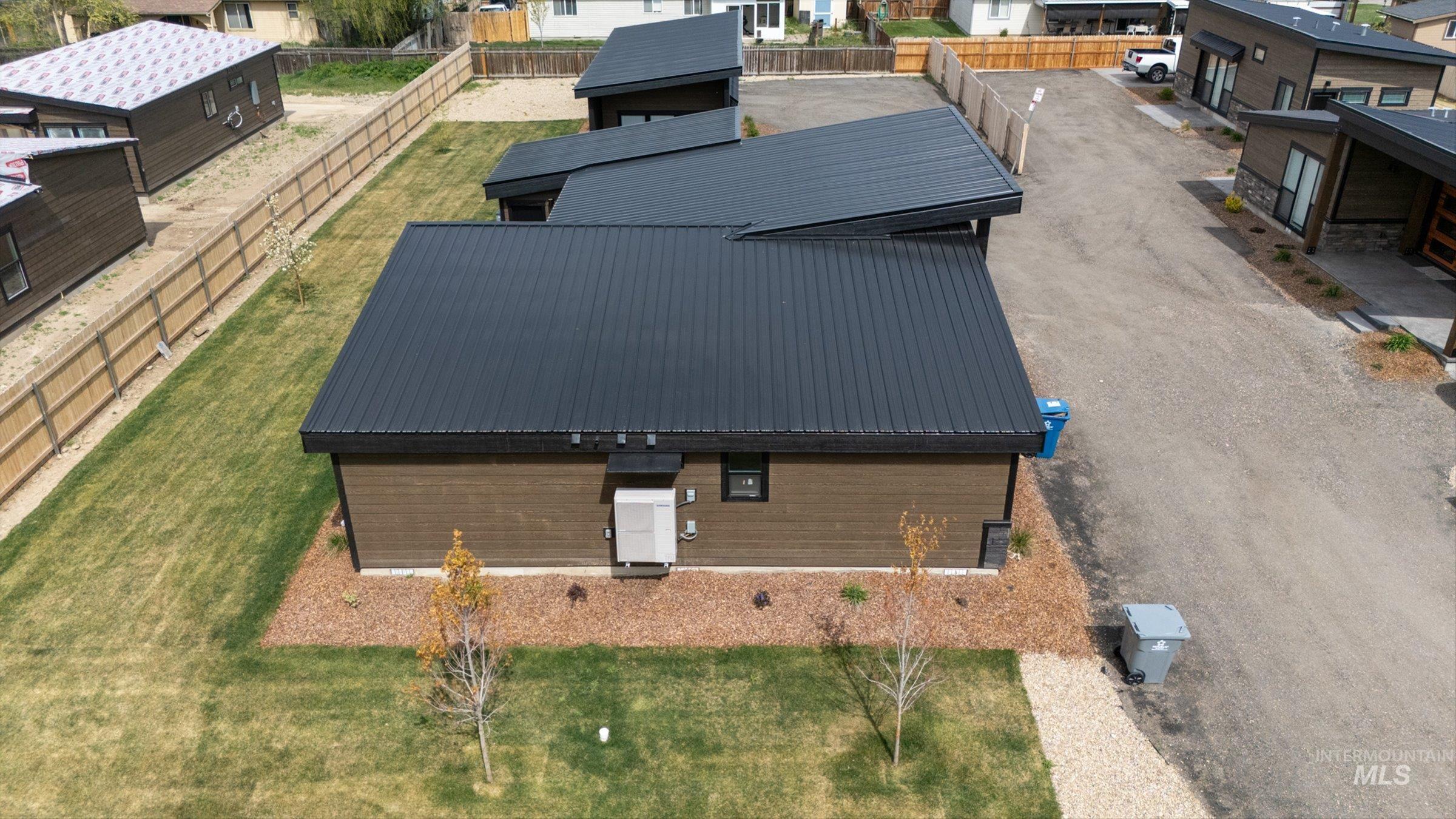 384 W London St, Middleton, Idaho 83644, 2 Bedrooms, 2 Bathrooms, Residential Income For Sale, Price $509,000,MLS 98984045