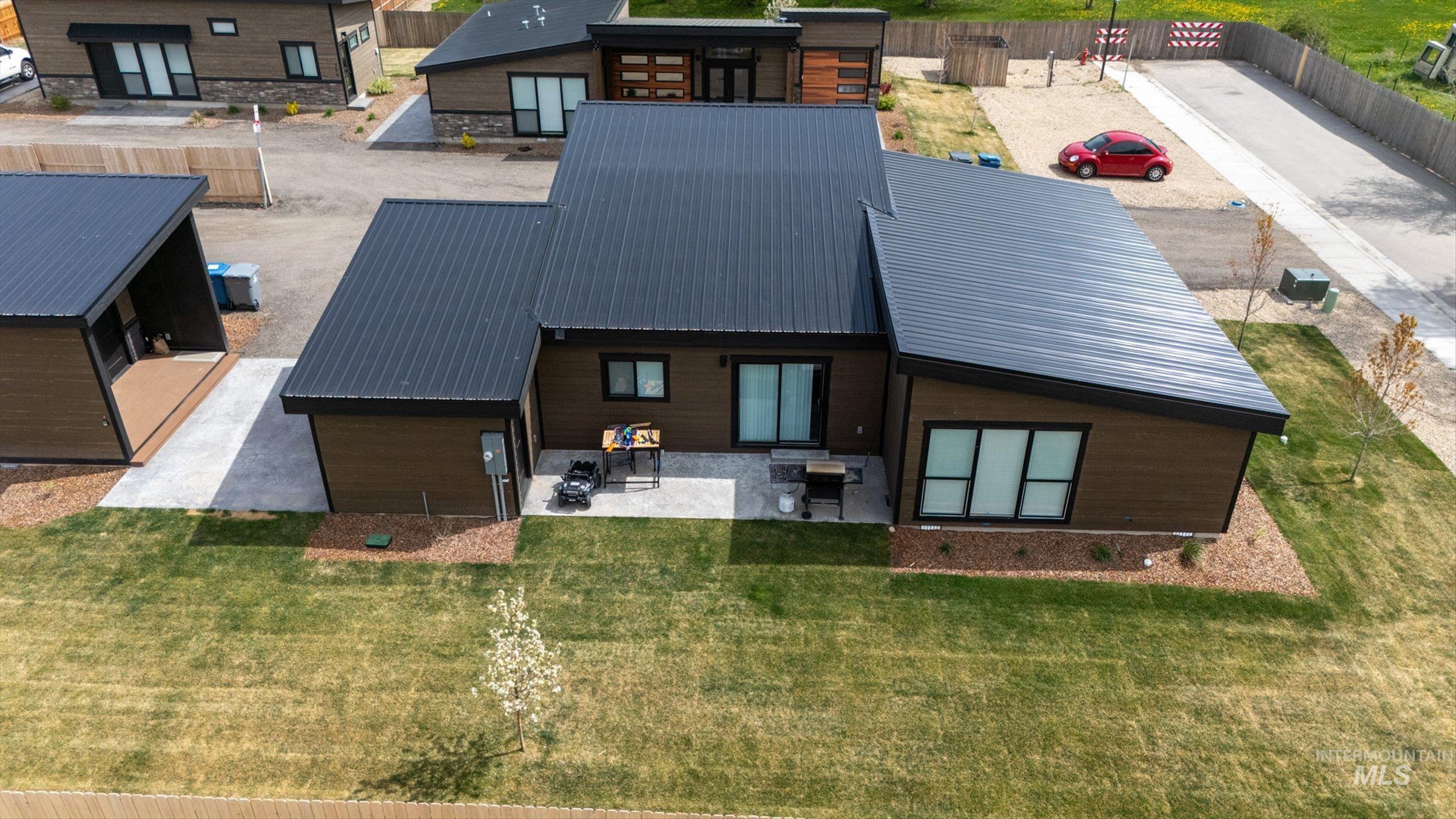 384 W London St, Middleton, Idaho 83644, 2 Bedrooms, 2 Bathrooms, Residential Income For Sale, Price $509,000,MLS 98984045