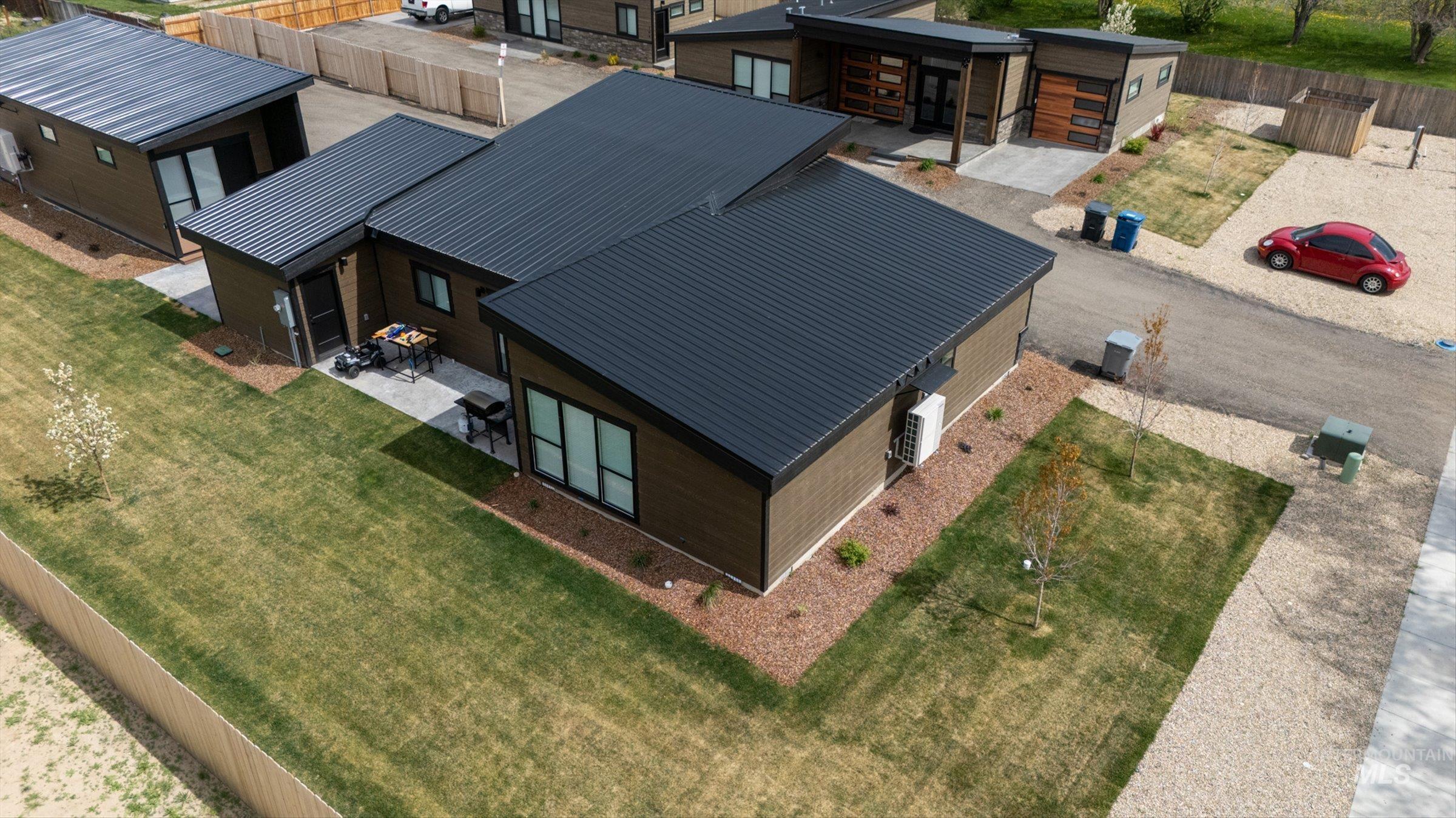 384 W London St, Middleton, Idaho 83644, 2 Bedrooms, 2 Bathrooms, Residential Income For Sale, Price $509,000,MLS 98984045