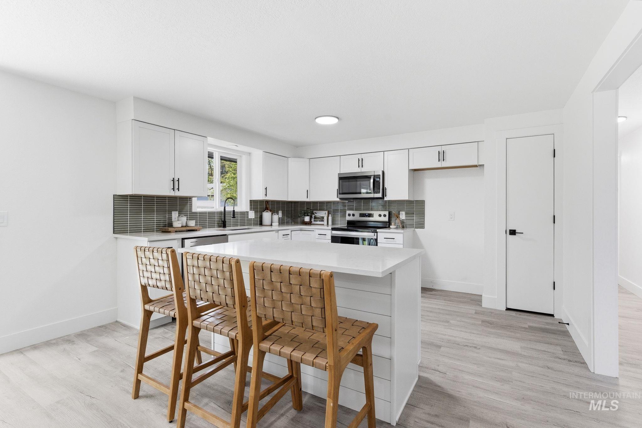 3917 N Erick Ln, Boise, Idaho 83704, 6 Bedrooms, 3 Bathrooms, Residential For Sale, Price $699,990,MLS 98984046