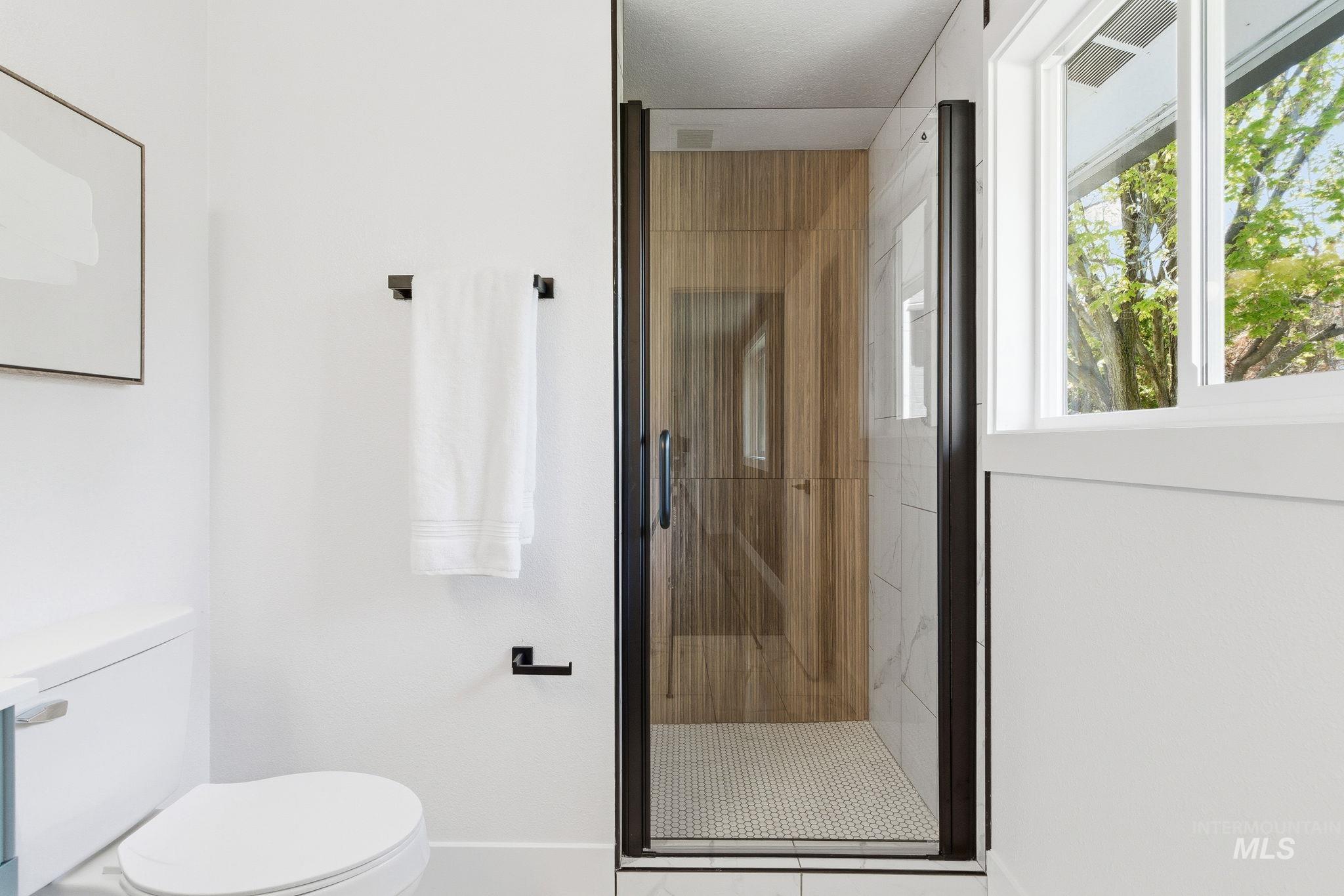 3917 N Erick Ln, Boise, Idaho 83704, 6 Bedrooms, 3 Bathrooms, Residential For Sale, Price $699,990,MLS 98984046