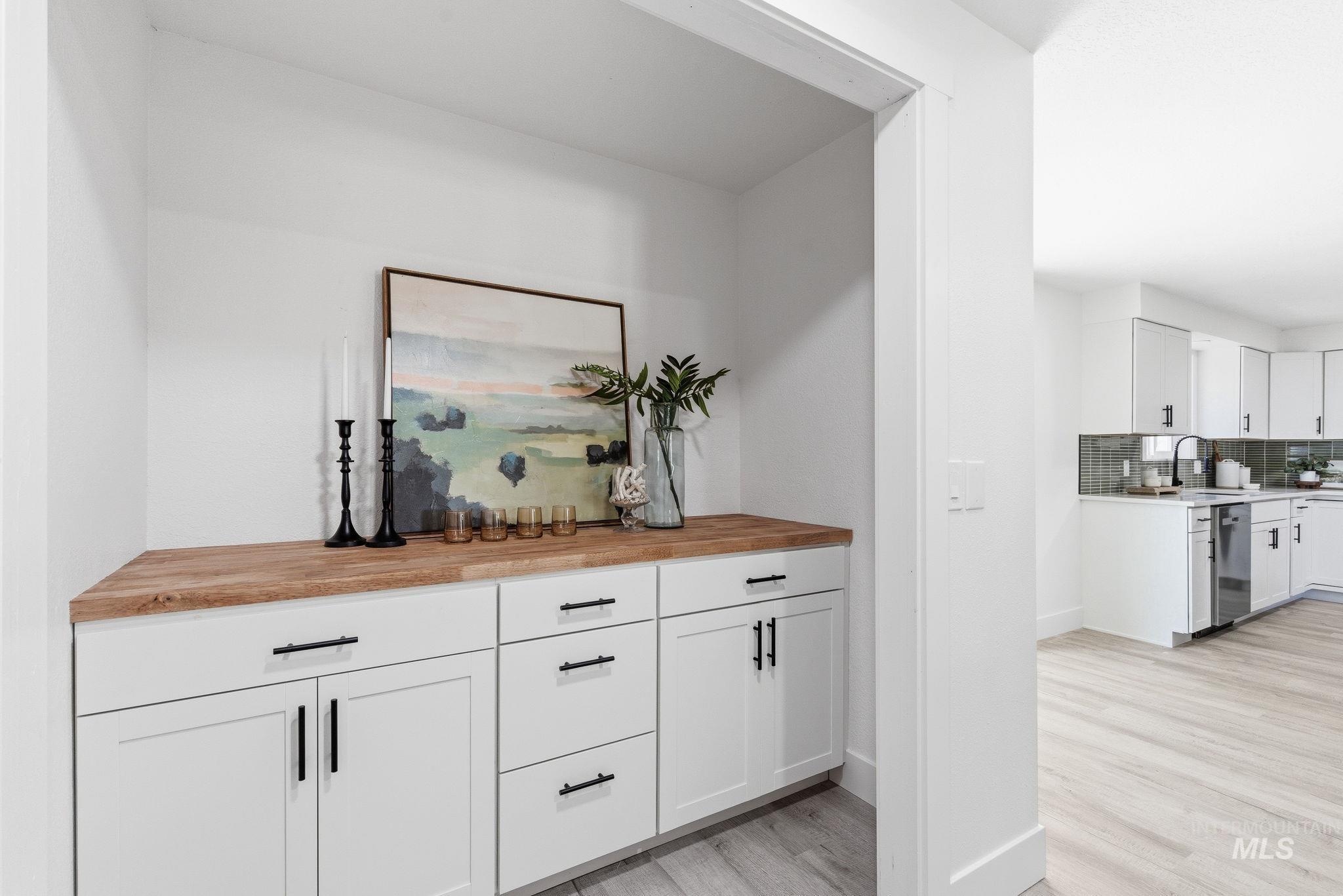 3917 N Erick Ln, Boise, Idaho 83704, 6 Bedrooms, 3 Bathrooms, Residential For Sale, Price $699,990,MLS 98984046