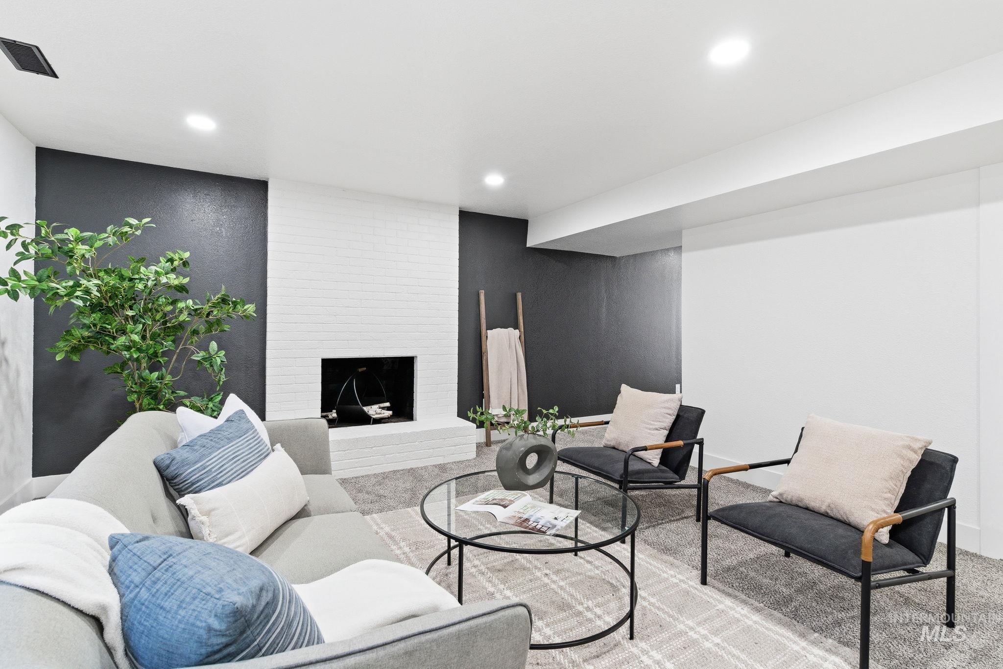 3917 N Erick Ln, Boise, Idaho 83704, 6 Bedrooms, 3 Bathrooms, Residential For Sale, Price $699,990,MLS 98984046