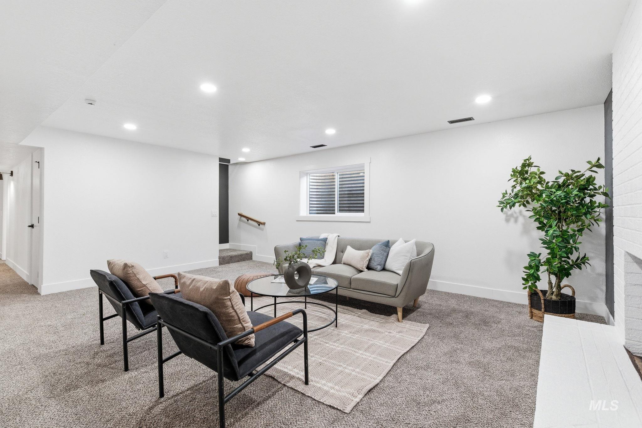 3917 N Erick Ln, Boise, Idaho 83704, 6 Bedrooms, 3 Bathrooms, Residential For Sale, Price $699,990,MLS 98984046